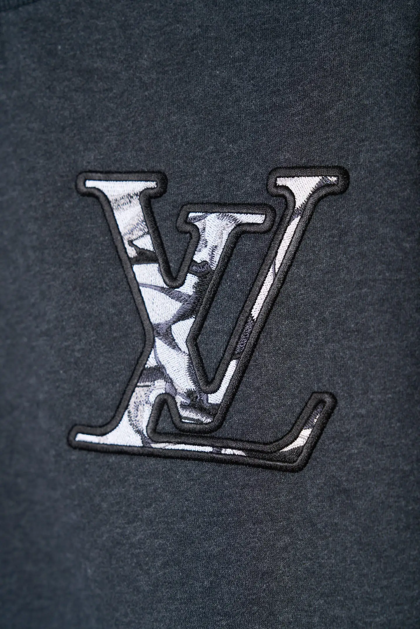 Embroidered Logo Fleece Sweatshirt D28020411 — view 8
