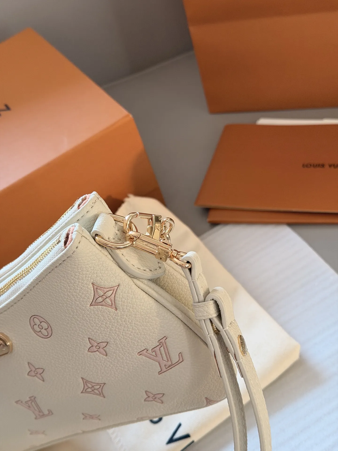 Monogram Empreinte Multi Pochette Bag D28018057 — view 4