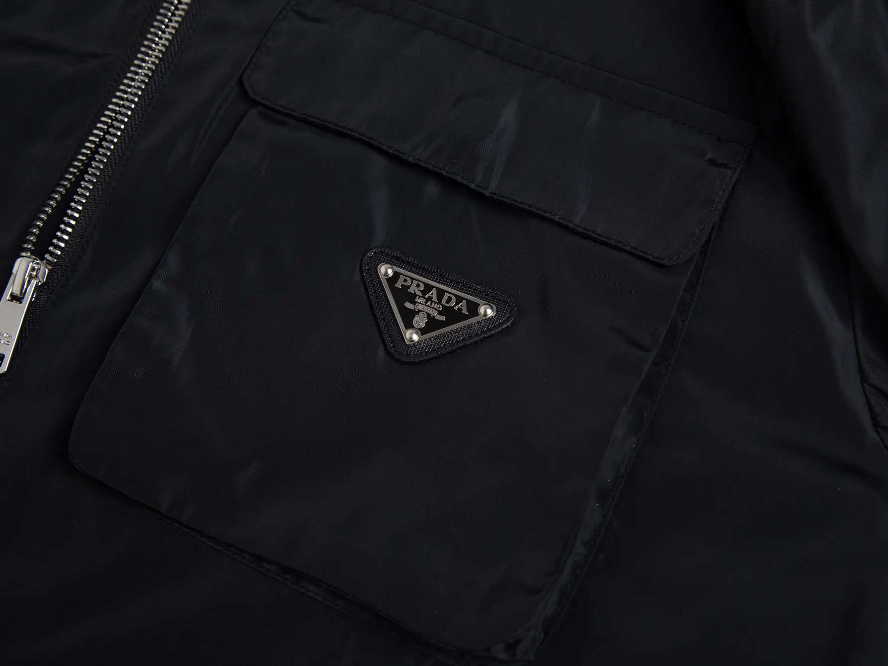 Enamel Triangle Logo Hooded Windbreaker Jacket D28016491 — view 3