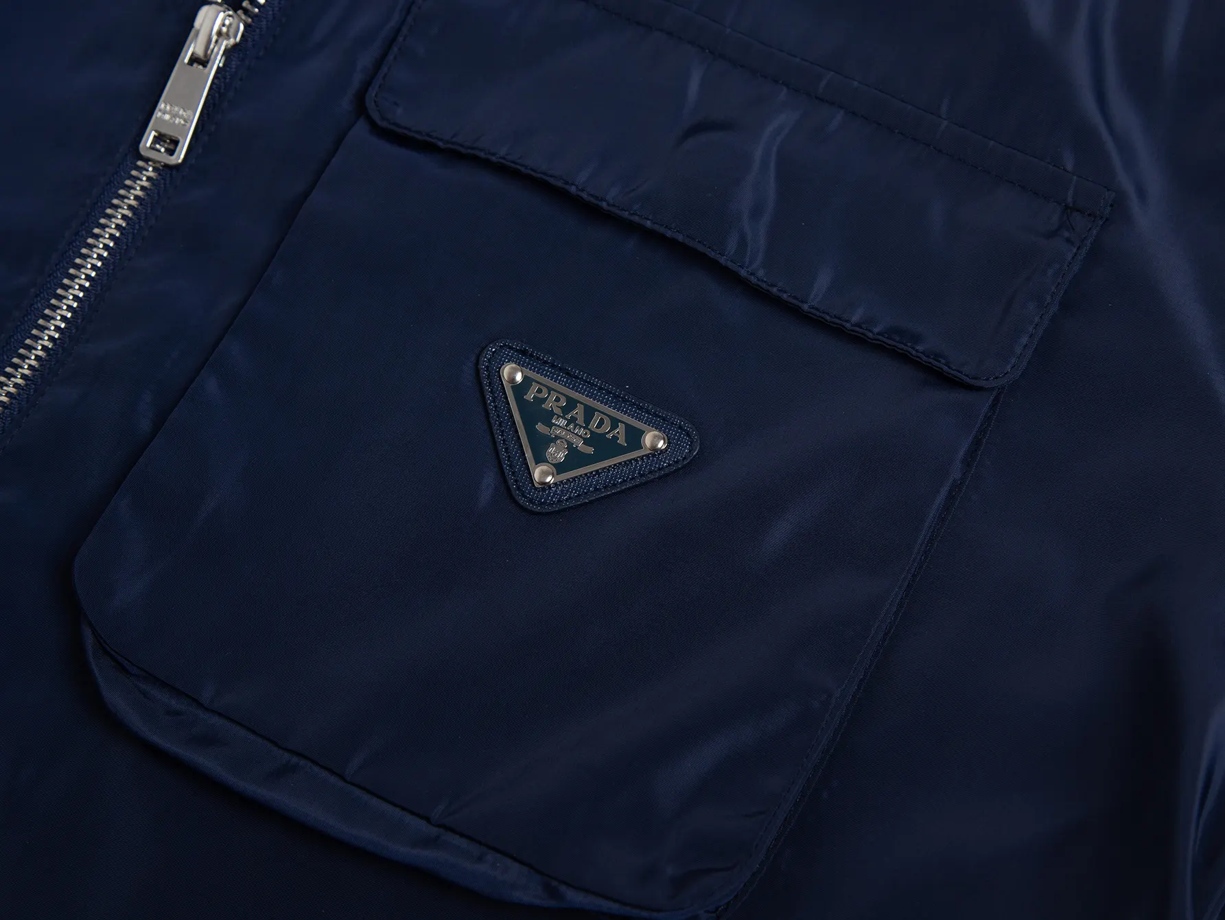 Logo-Plaque Hooded Windbreaker Jacket D28016492 — view 4