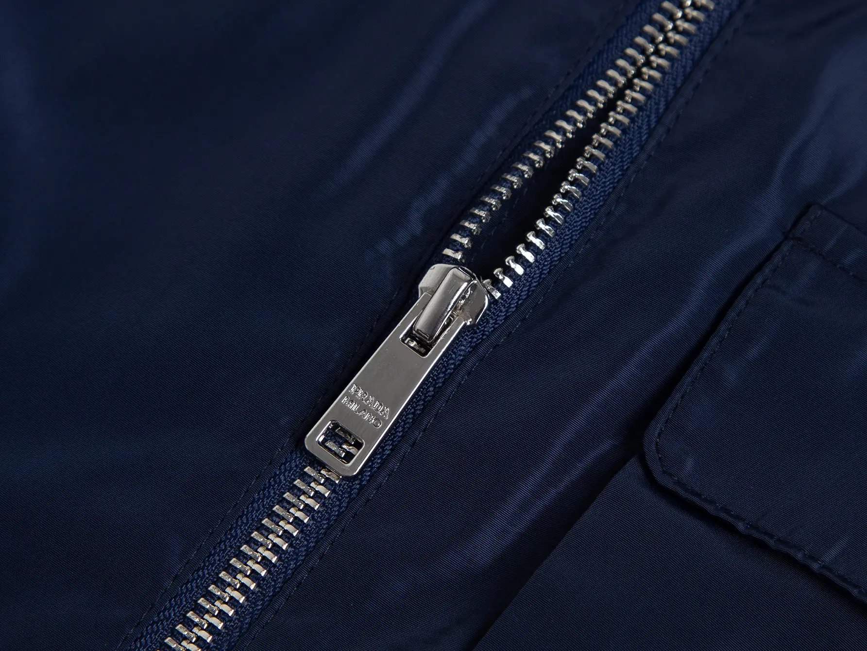 Logo-Plaque Hooded Windbreaker Jacket D28016492 — view 9