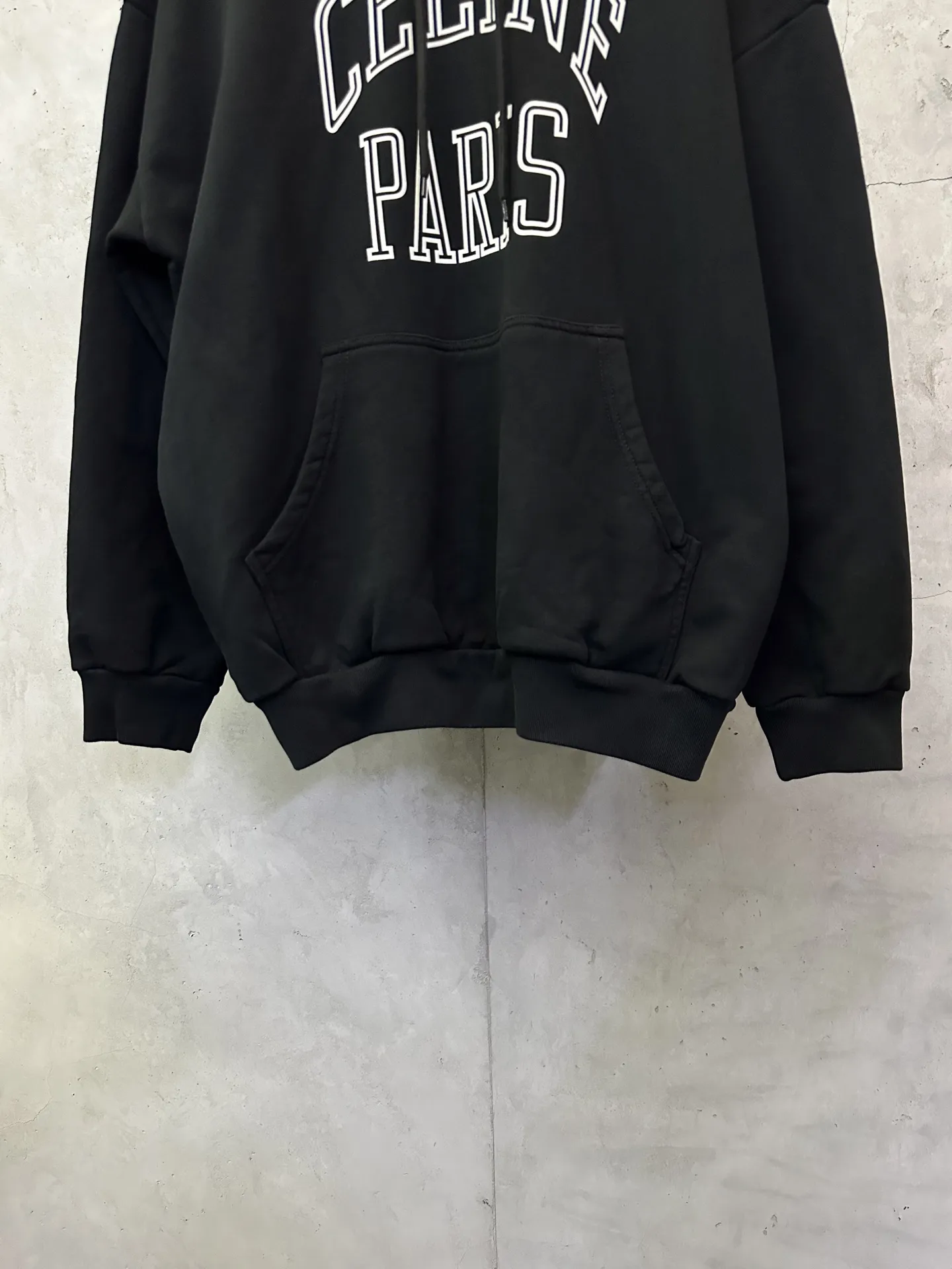 Logo-Flocked Heavyweight Cotton Hoodie D28020159 — view 4