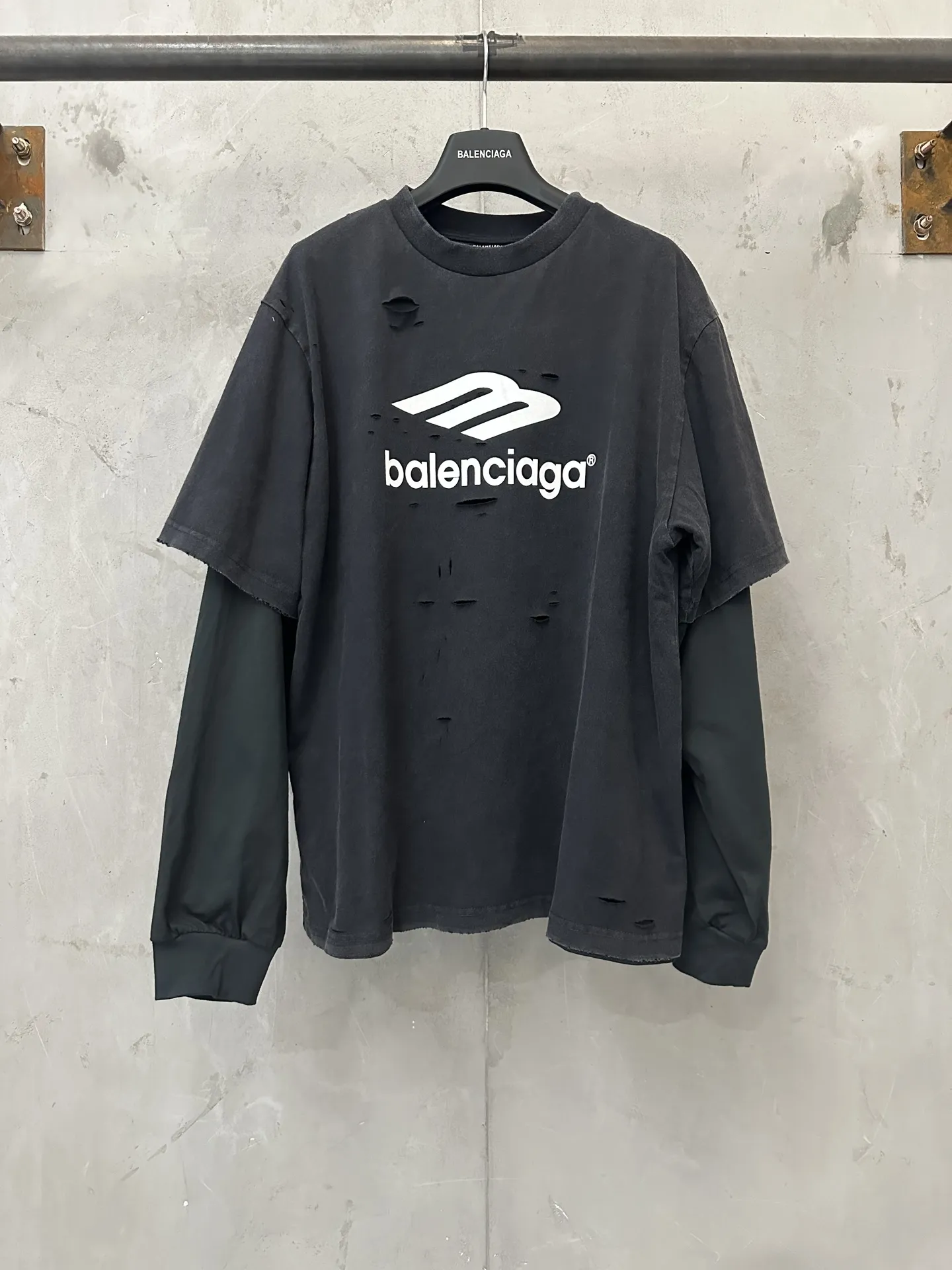 Distressed Double-Layer Long-Sleeve T-Shirt D28524398