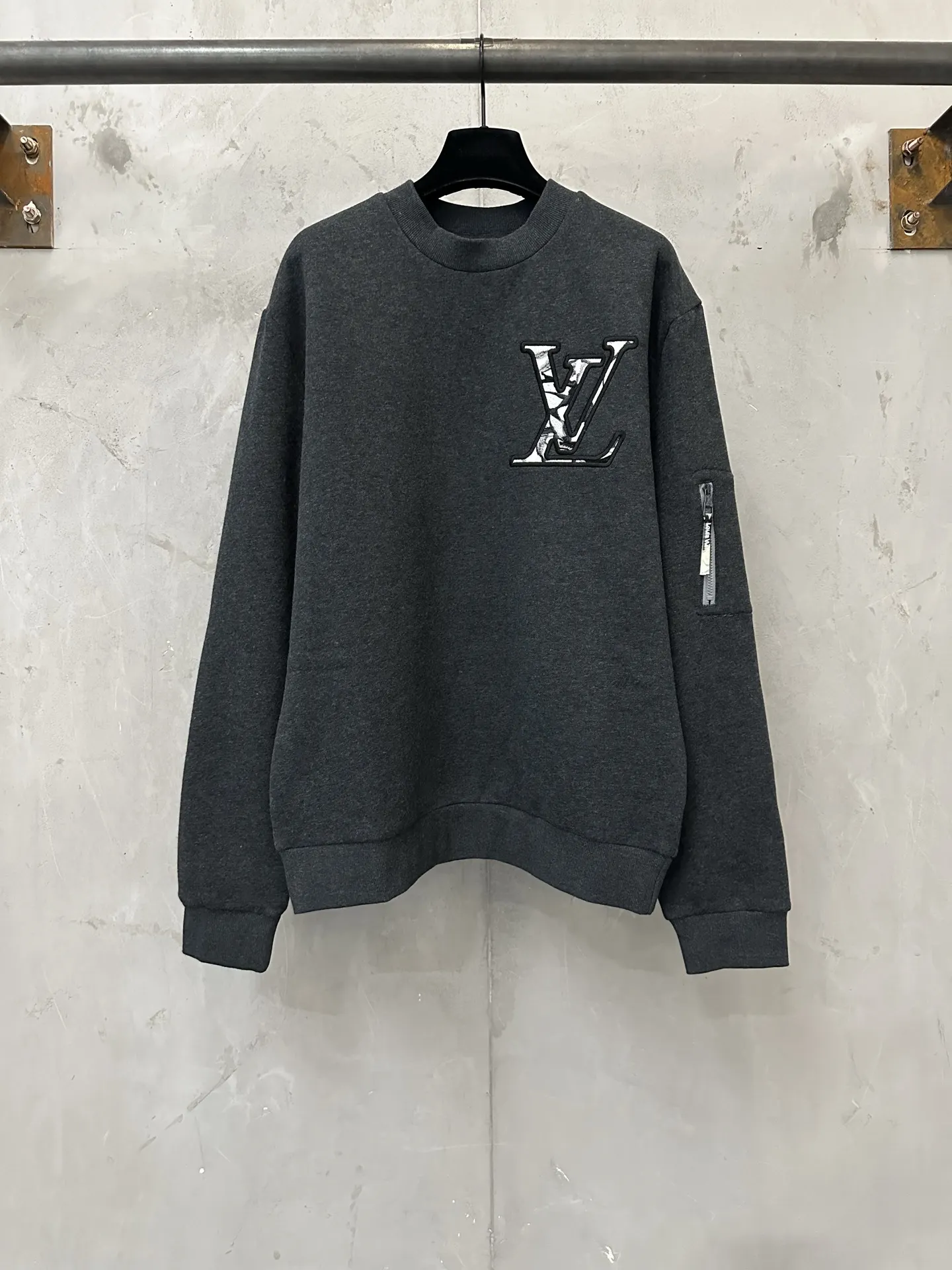 Embroidered Logo Fleece-Back Sweatshirt D28521840