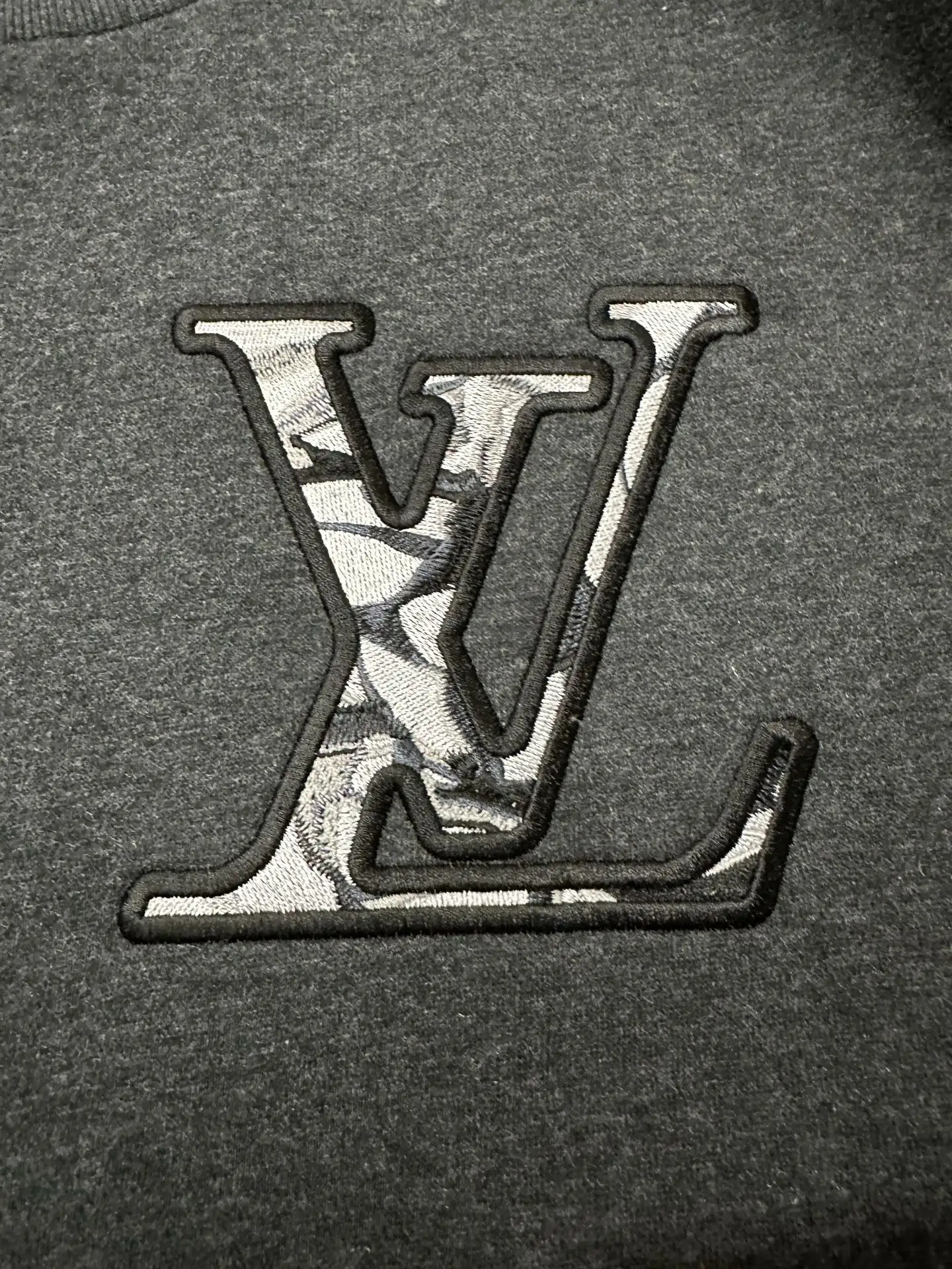 Embroidered Logo Fleece-Back Sweatshirt D28521840 — view 7