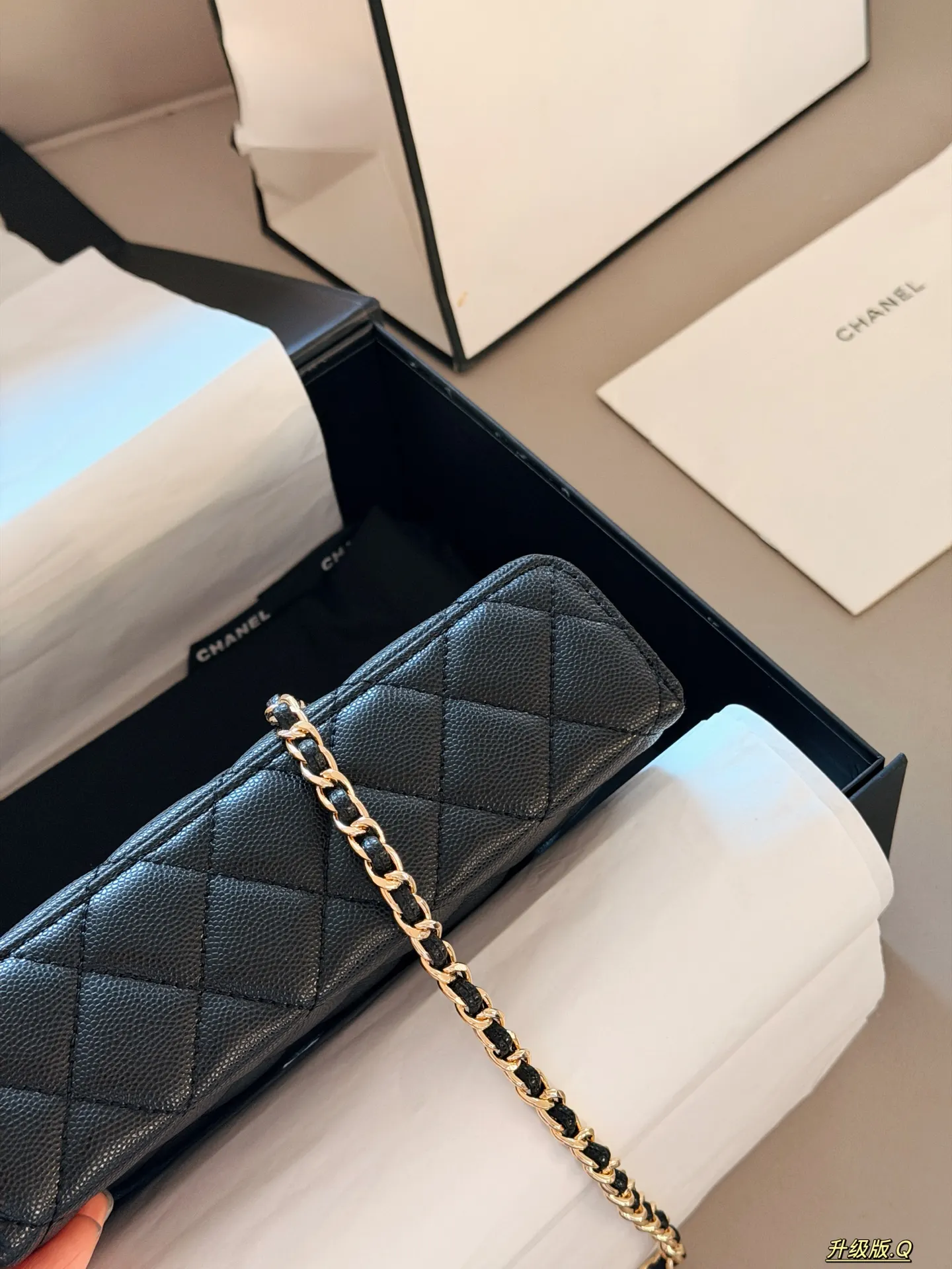 Quilted Vanity Case with Chain Strap D28517908 — view 8