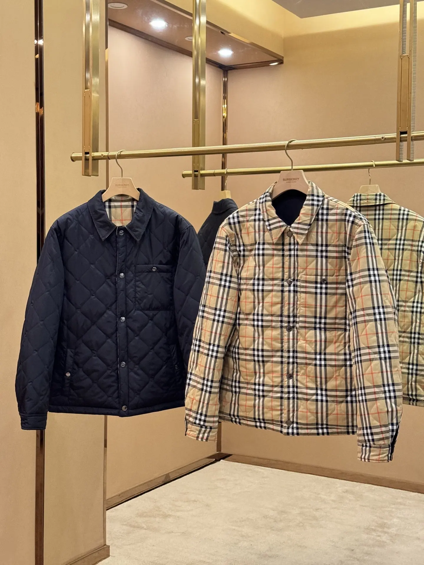 Reversible Check Quilted Jacket D28516427