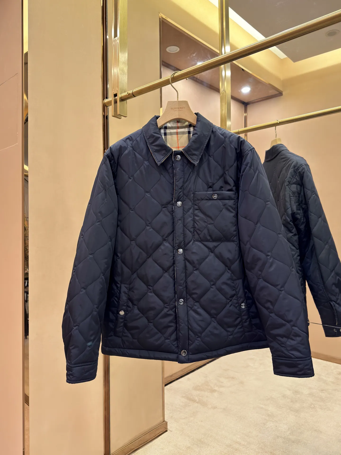 Reversible Check Quilted Jacket D28516427 — view 2