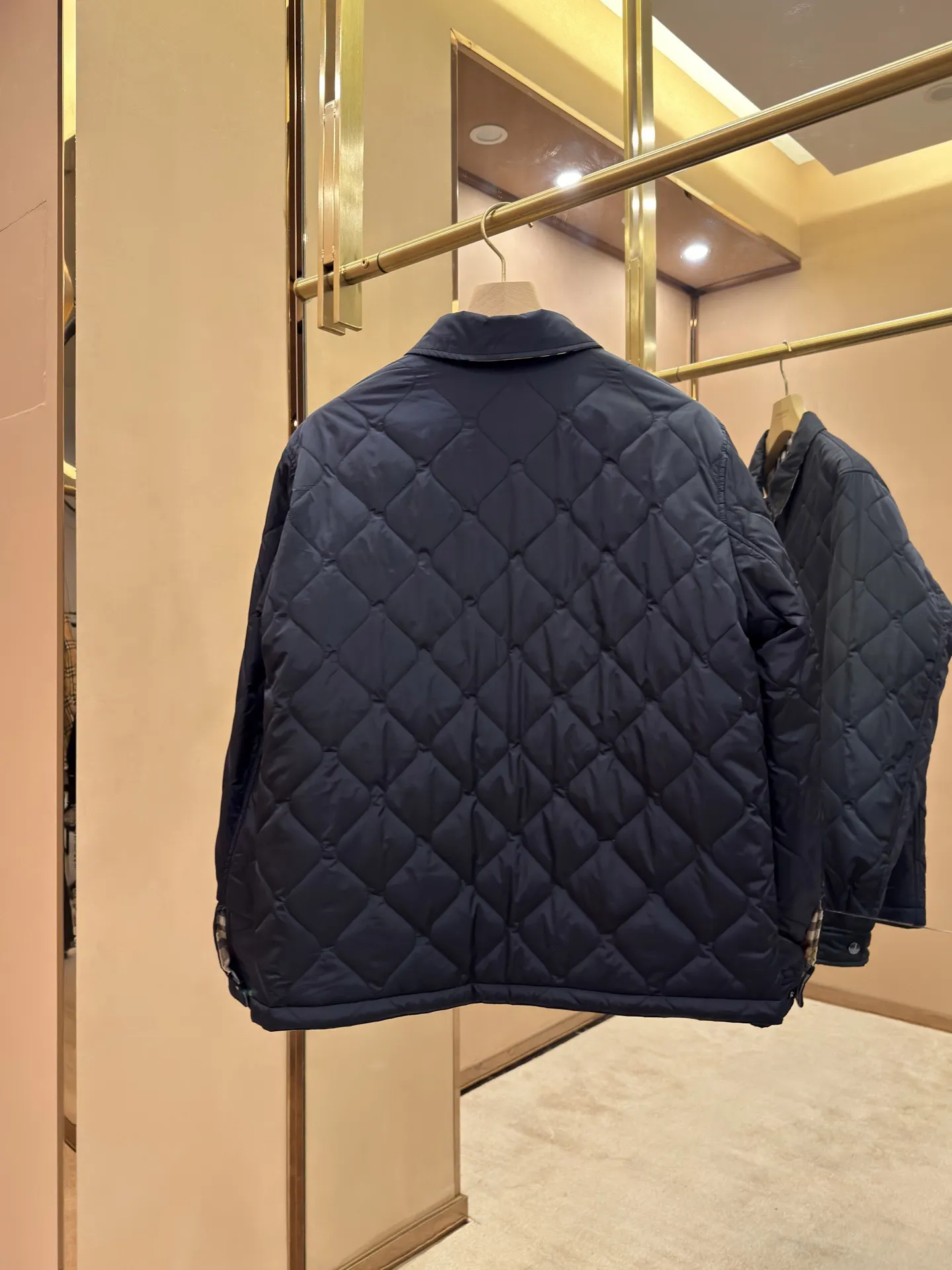 Reversible Check Quilted Jacket D28516427 — view 3