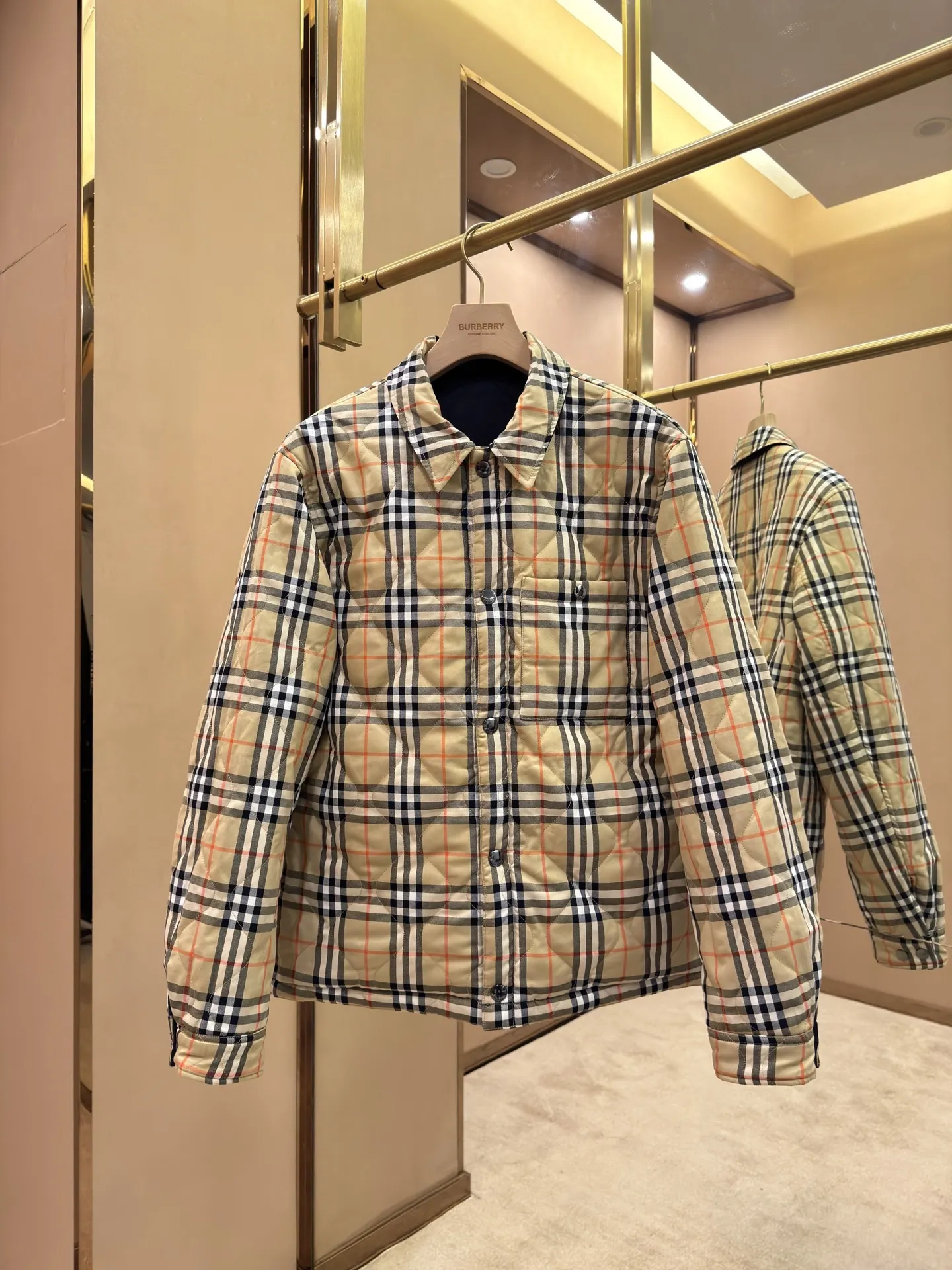 Reversible Check Quilted Jacket D28516427 — view 4