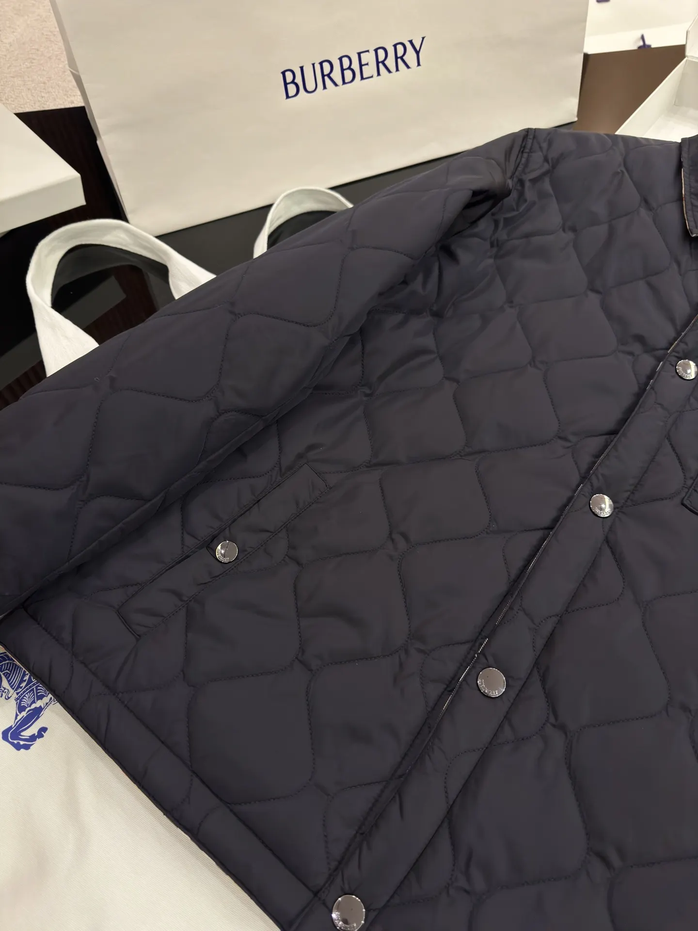 Reversible Check Quilted Jacket D28516427 — view 9