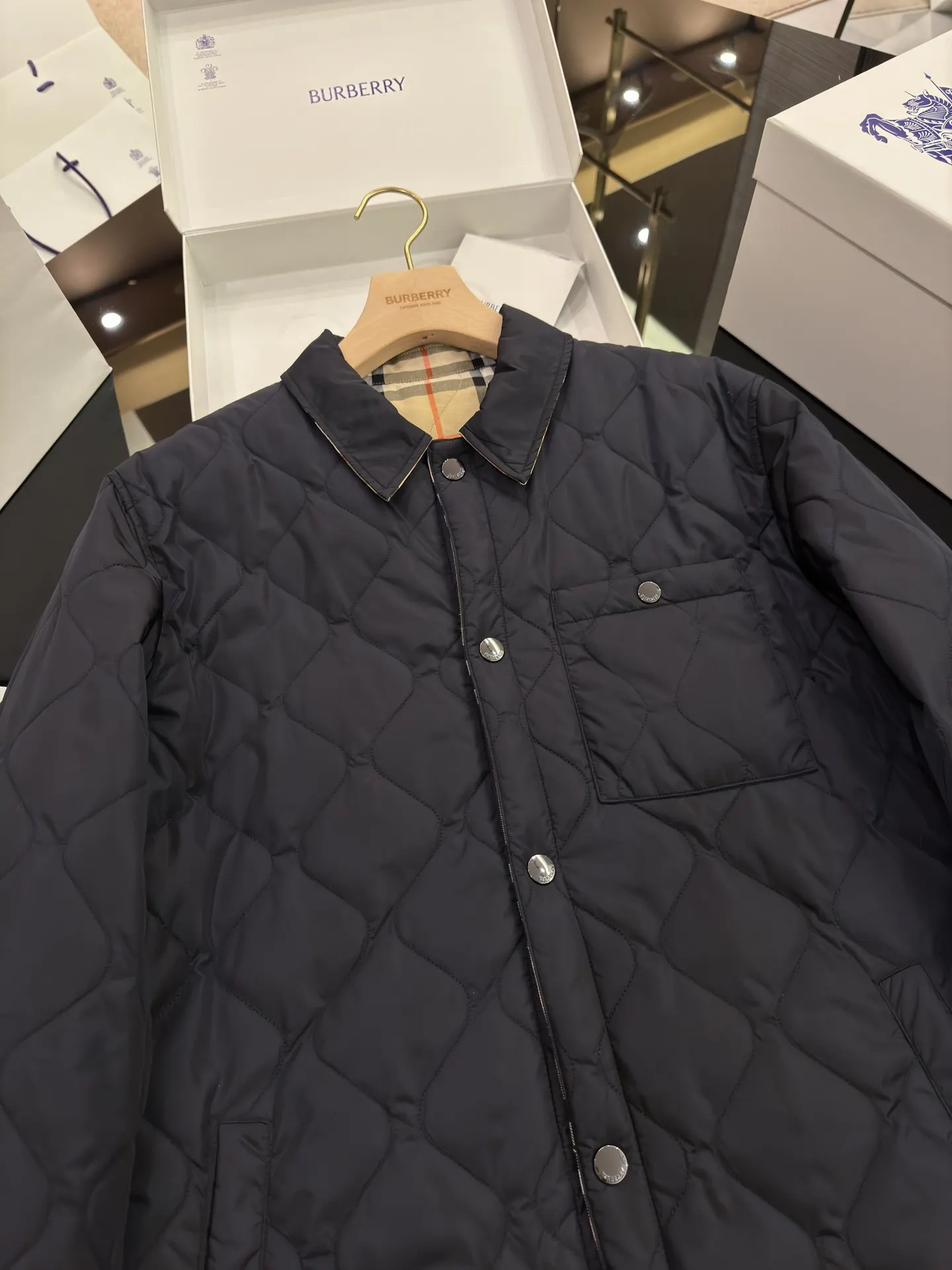 Reversible Check Quilted Jacket D28516427 — view 10