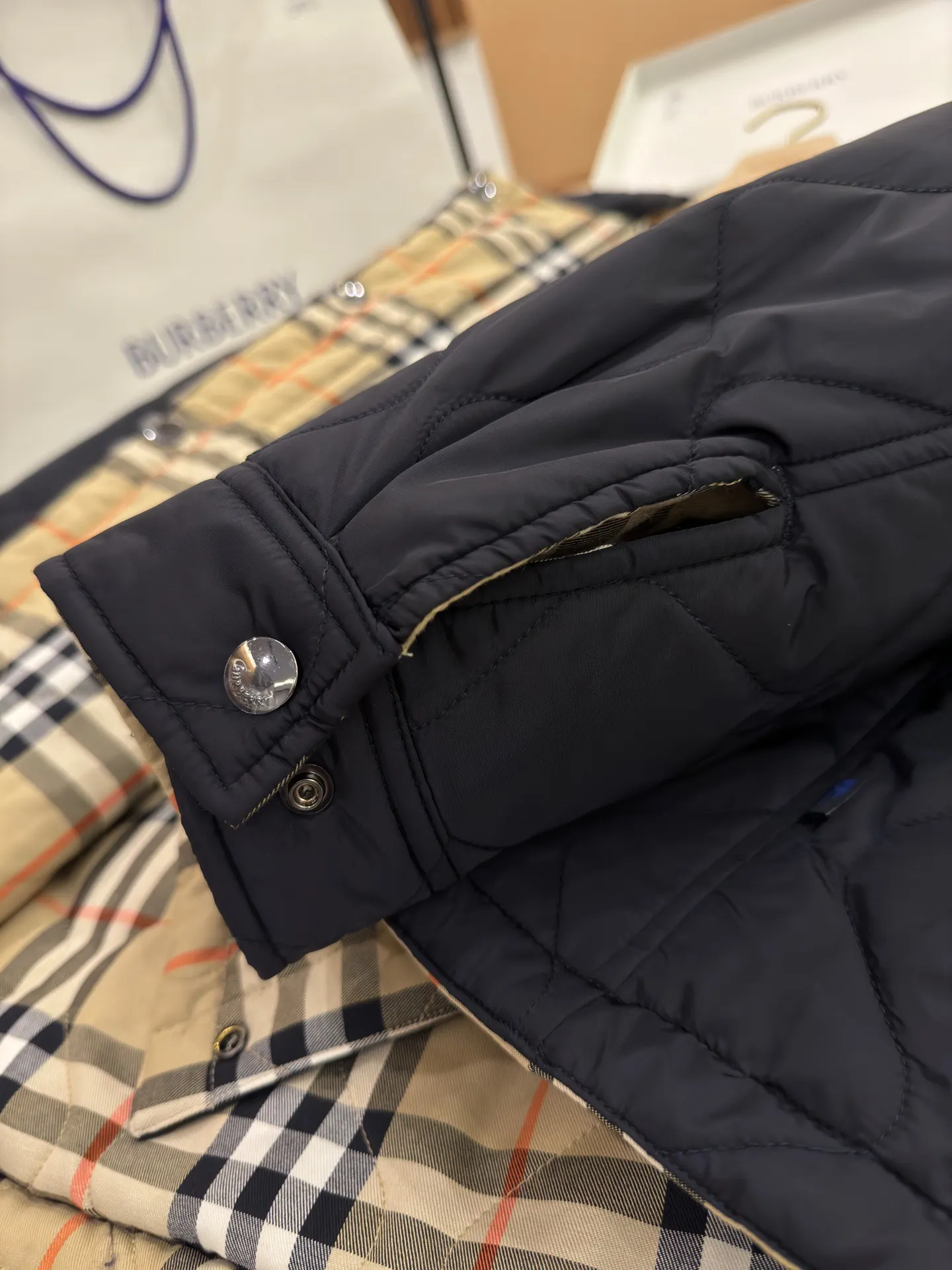 Reversible Check Quilted Jacket D28516427 — view 13