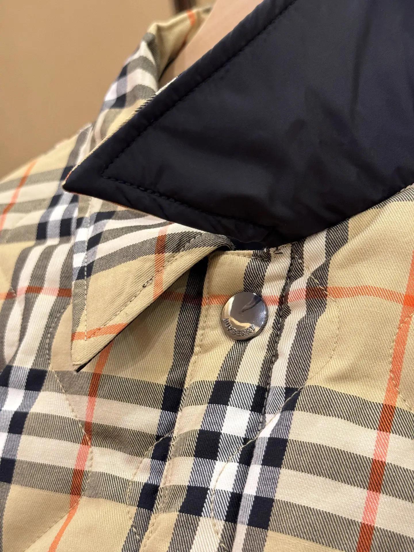 Reversible Check Quilted Jacket D28516427 — view 14