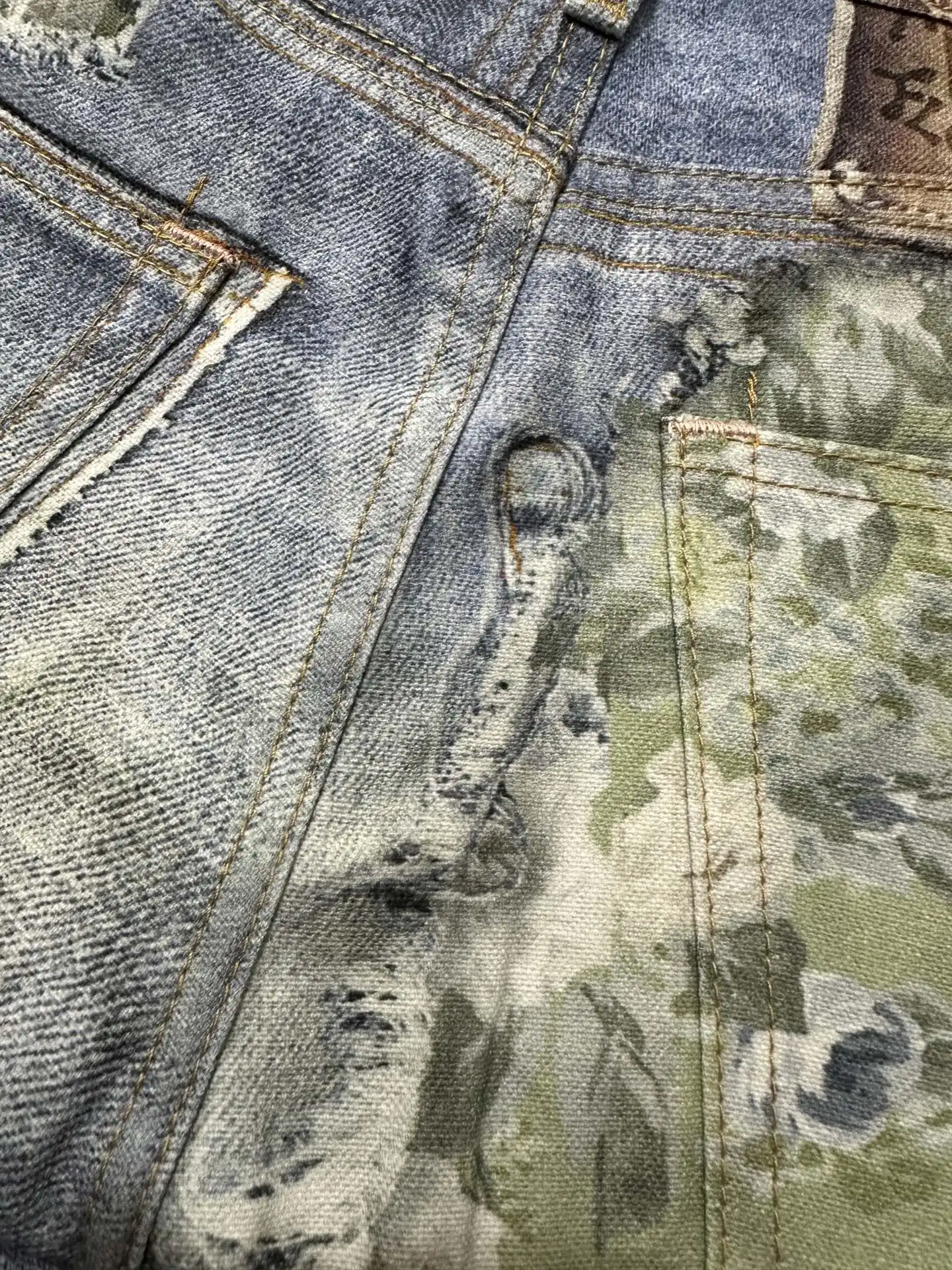 1981 Floral Print Distressed Straight-Leg Jeans D29011613 — view 8