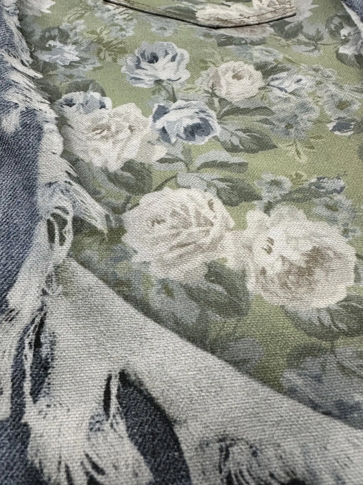 1981 Floral Print Distressed Straight-Leg Jeans D29011613 — view 10