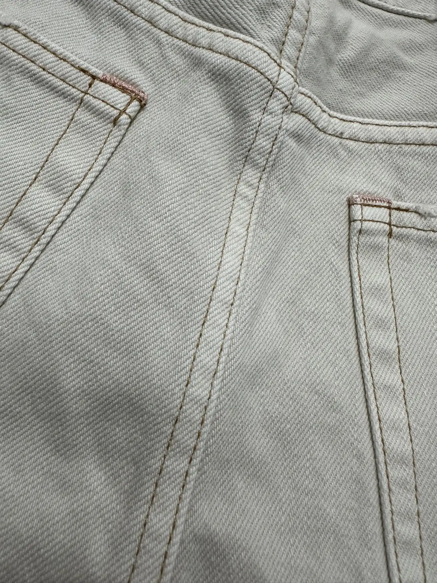 Paint-Splatter Distressed Straight-Leg Jeans D29011612 — view 9
