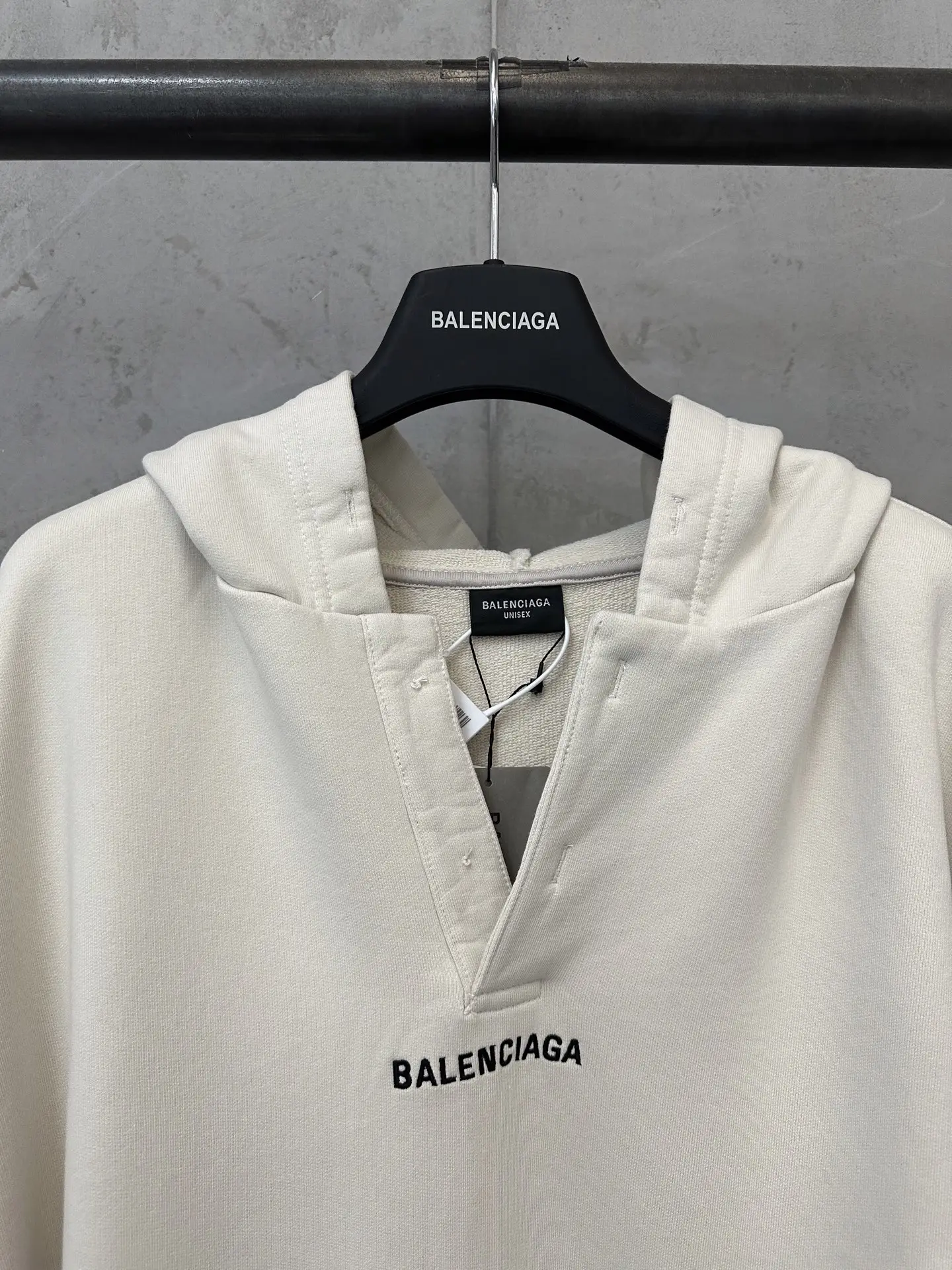 Logo Embroidered Open-Neck Hoodie D29020239 — view 5