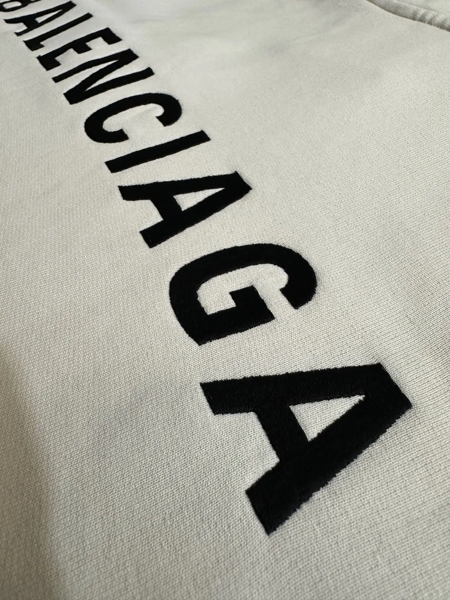 Logo Embroidered Open-Neck Hoodie D29020239 — view 10
