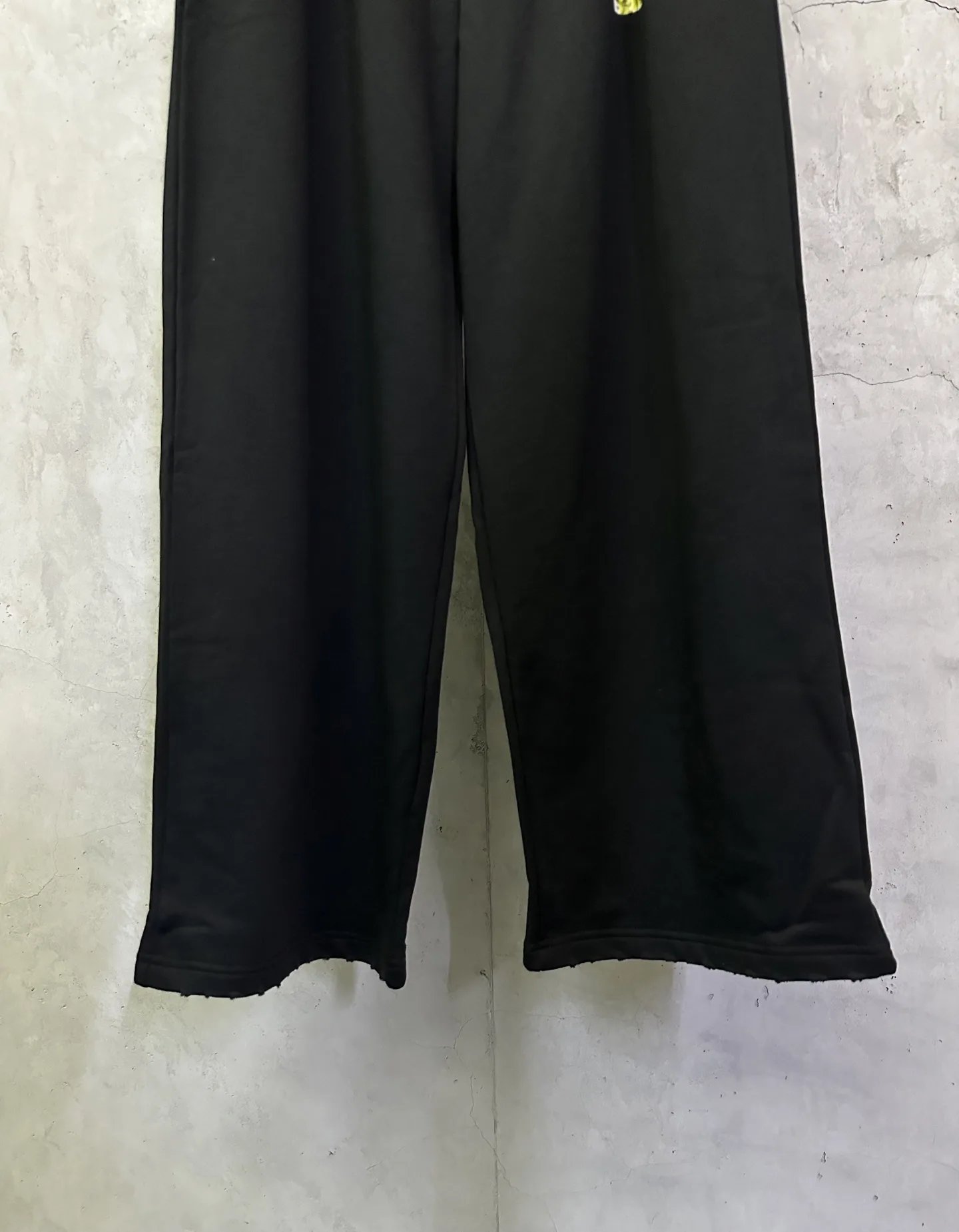 Tape Logo Wide-Leg Cotton Sweatpants D29012792 — view 4