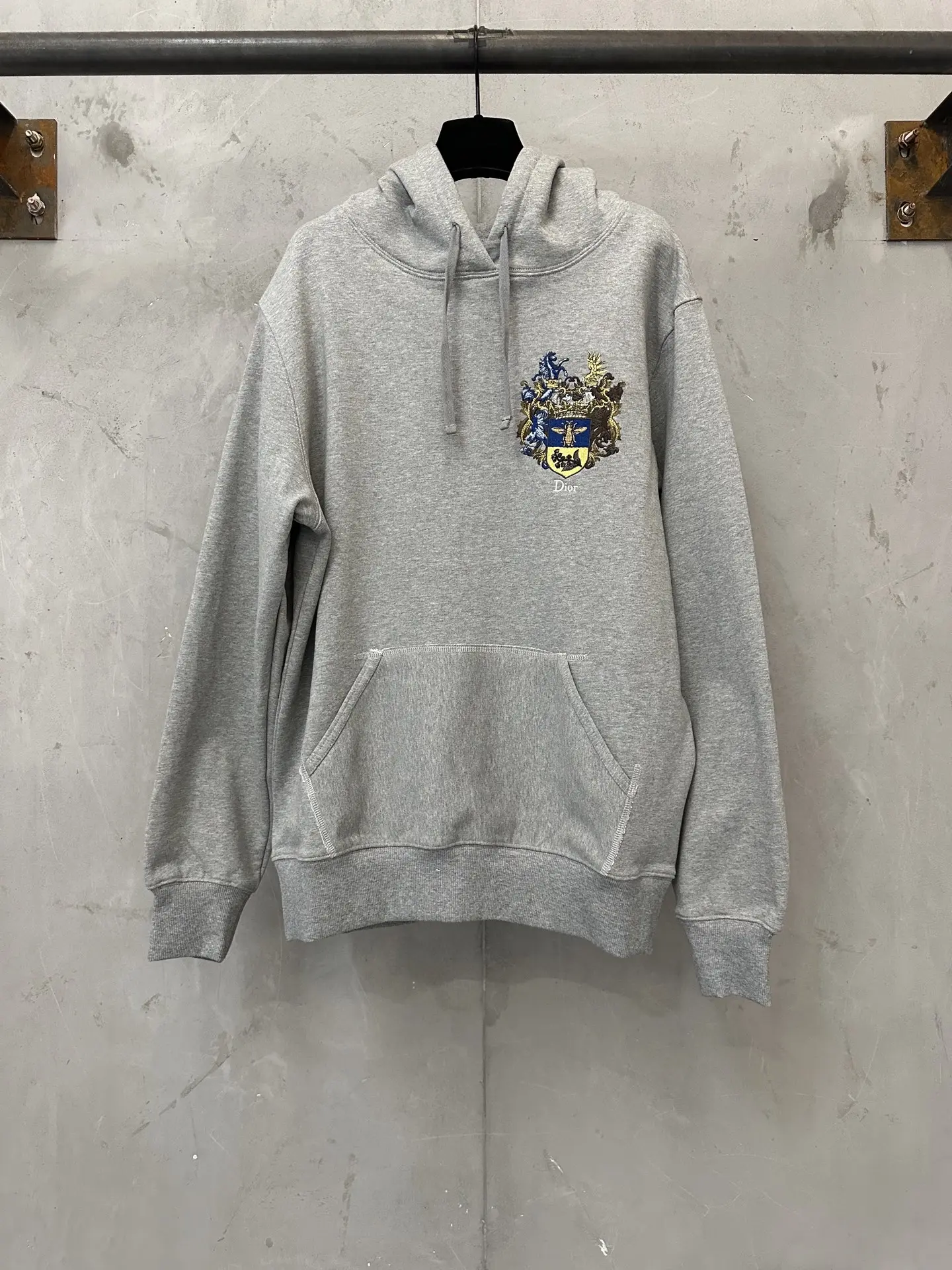 Embroidered Crest Logo Cotton Hoodie D29020204