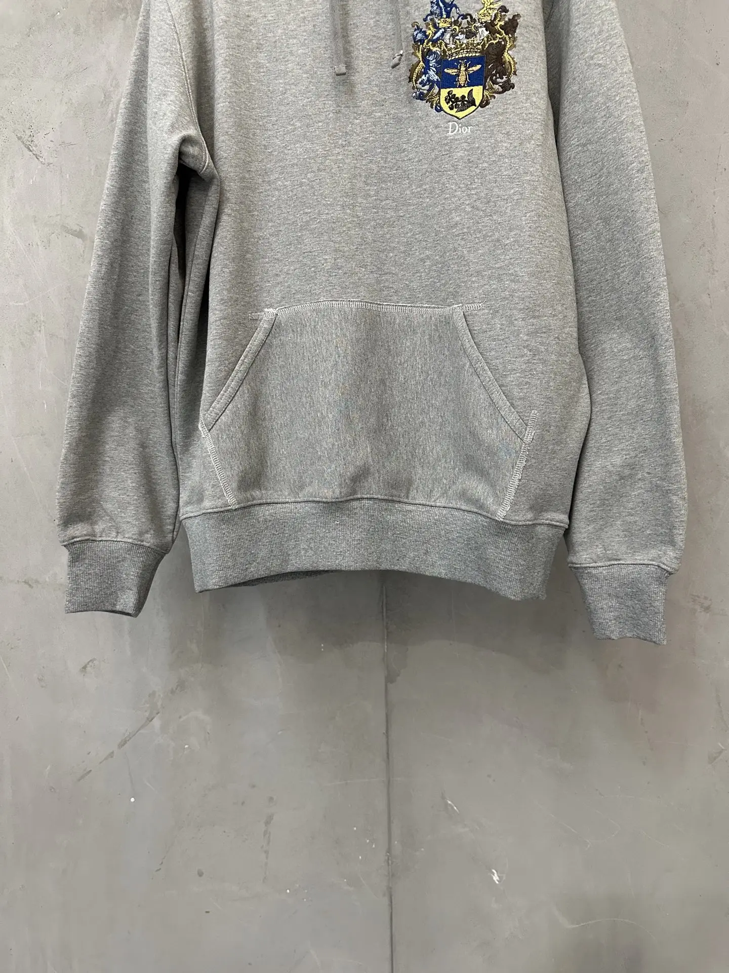 Embroidered Crest Logo Cotton Hoodie D29020204 — view 4