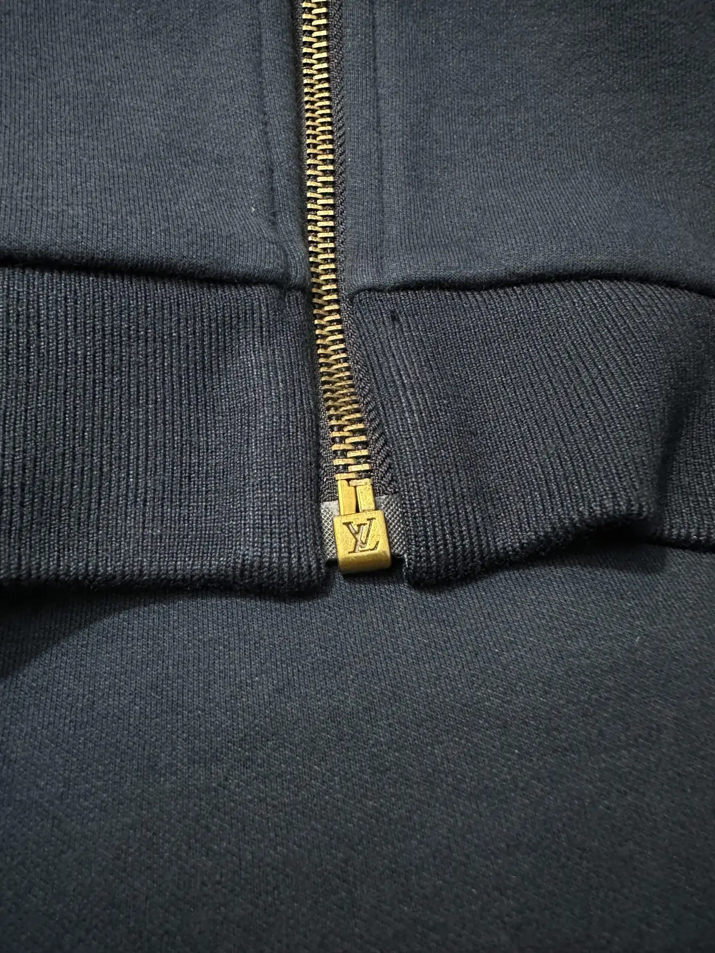 Logo-Embroidered Zip-Up Hoodie D29024414 — view 10