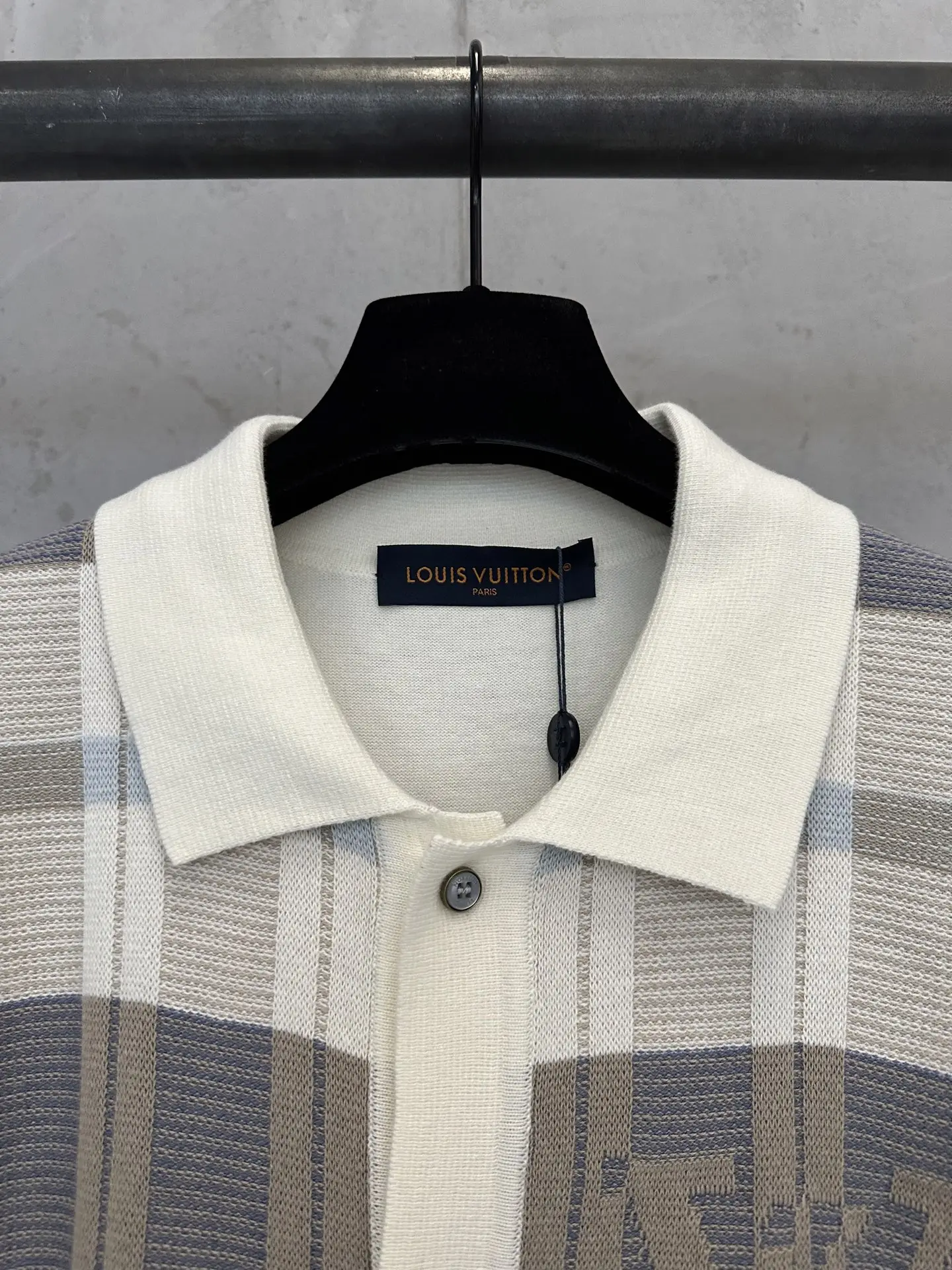 Short Sleeve Top White D29012313 — view 7