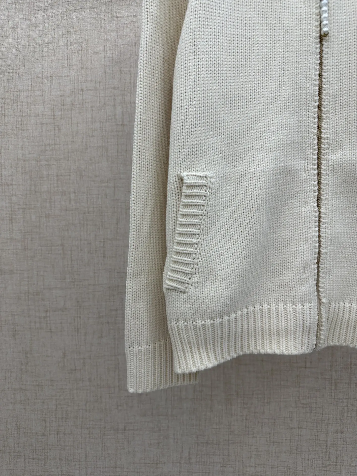 Contrast Collar Cashmere-Blend Zip-Up Cardigan D29516394 — view 6