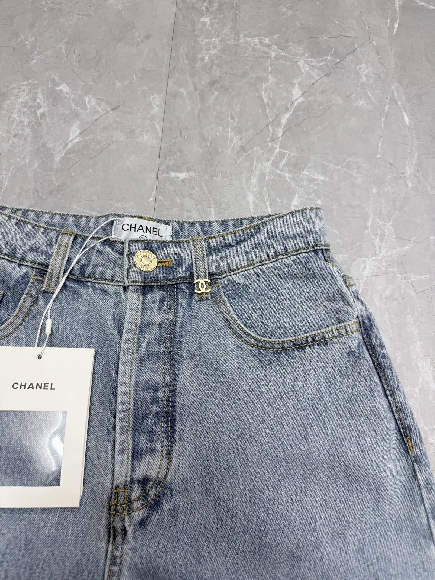 High-Rise Straight-Leg Acid Wash Jeans D29519136 — view 4
