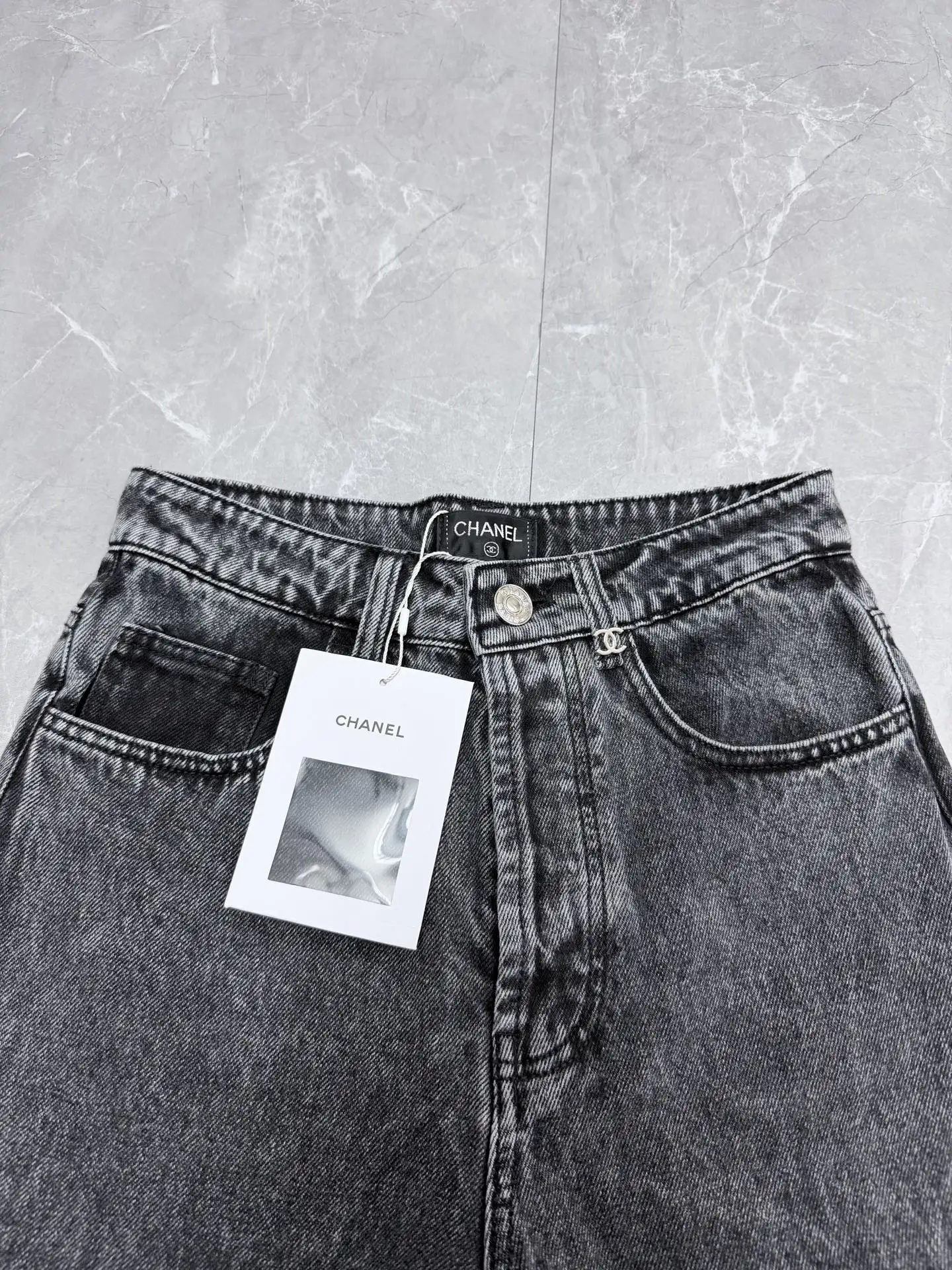 High-Waisted Straight-Leg Acid Wash Jeans D29519208 — view 3