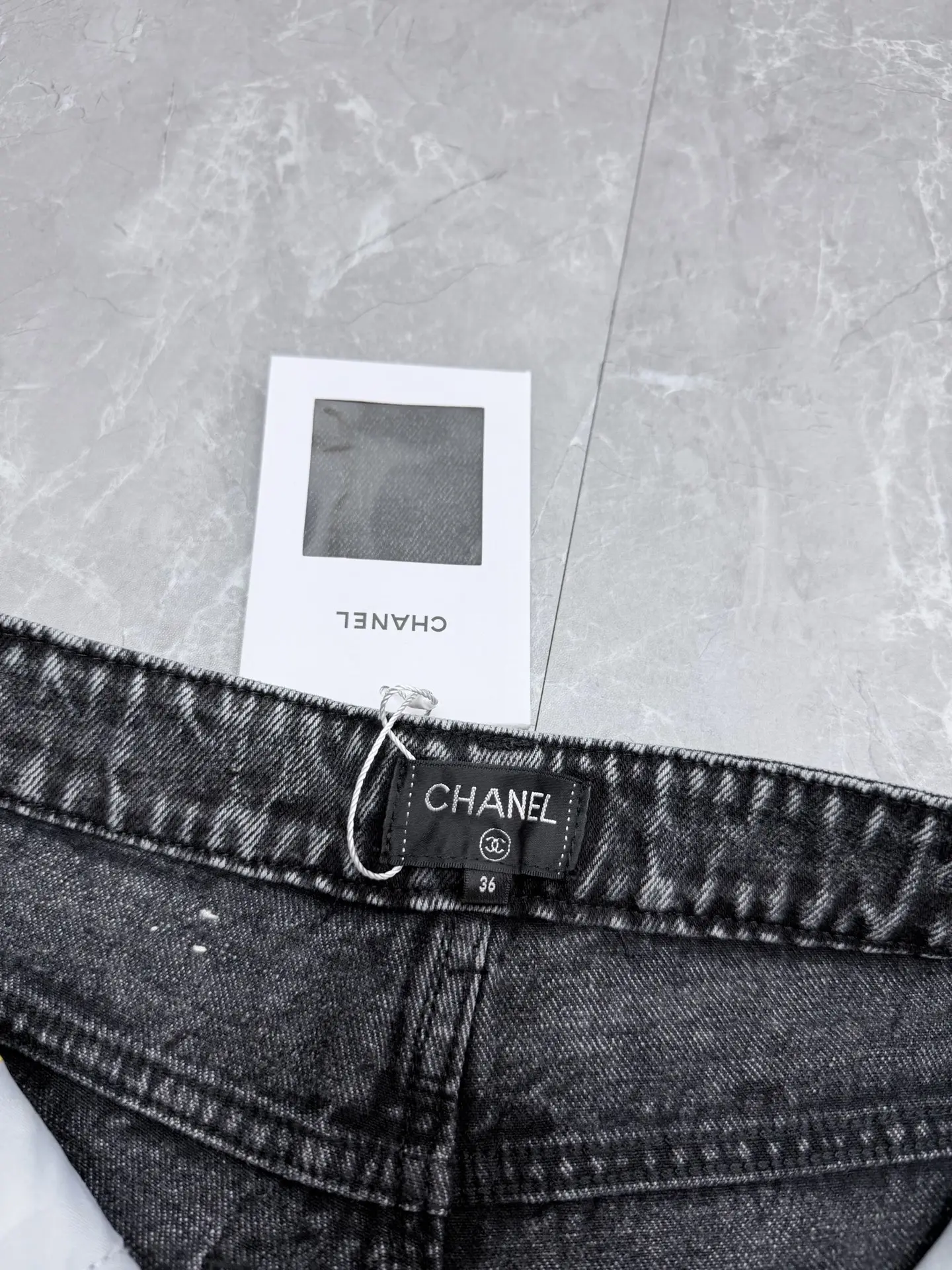 High-Waisted Straight-Leg Acid Wash Jeans D29519208 — view 6