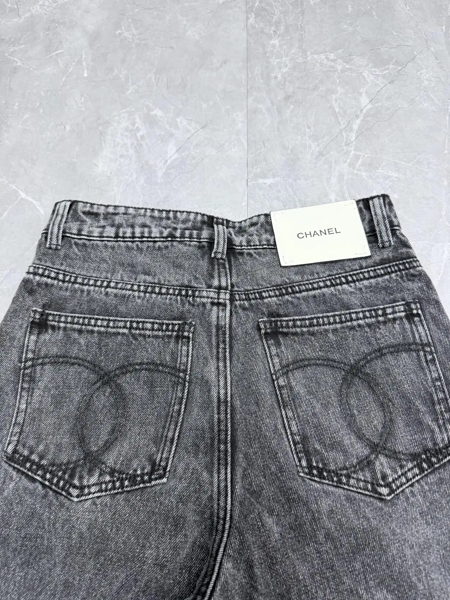 High-Waisted Straight-Leg Acid Wash Jeans D29519208 — view 7