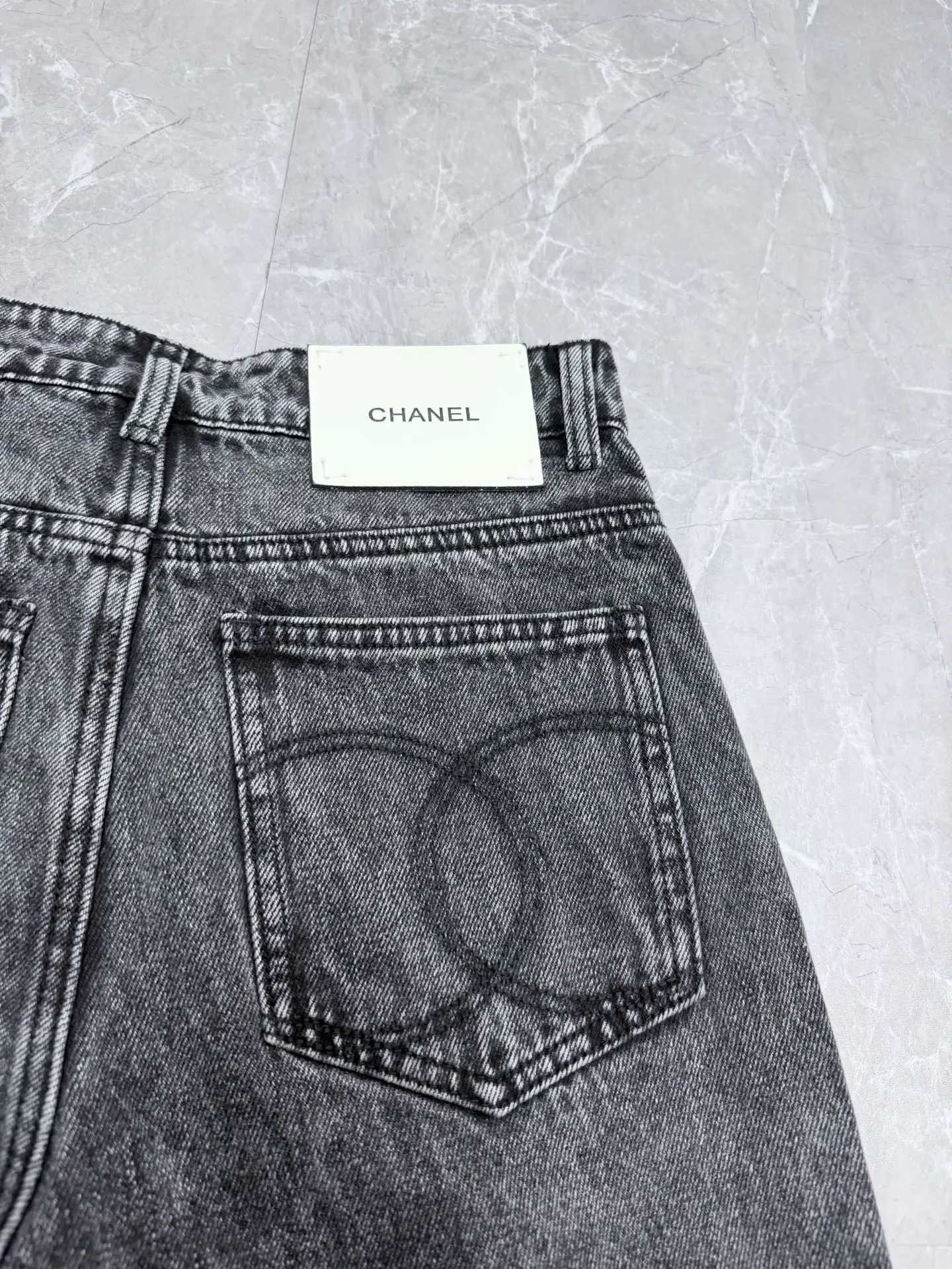 High-Waisted Straight-Leg Acid Wash Jeans D29519208 — view 8