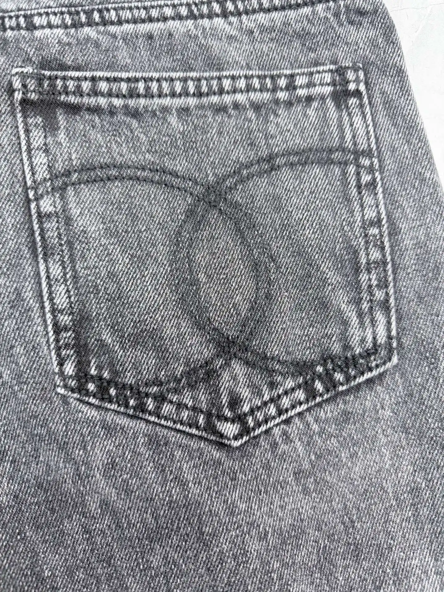 High-Waisted Straight-Leg Acid Wash Jeans D29519208 — view 9