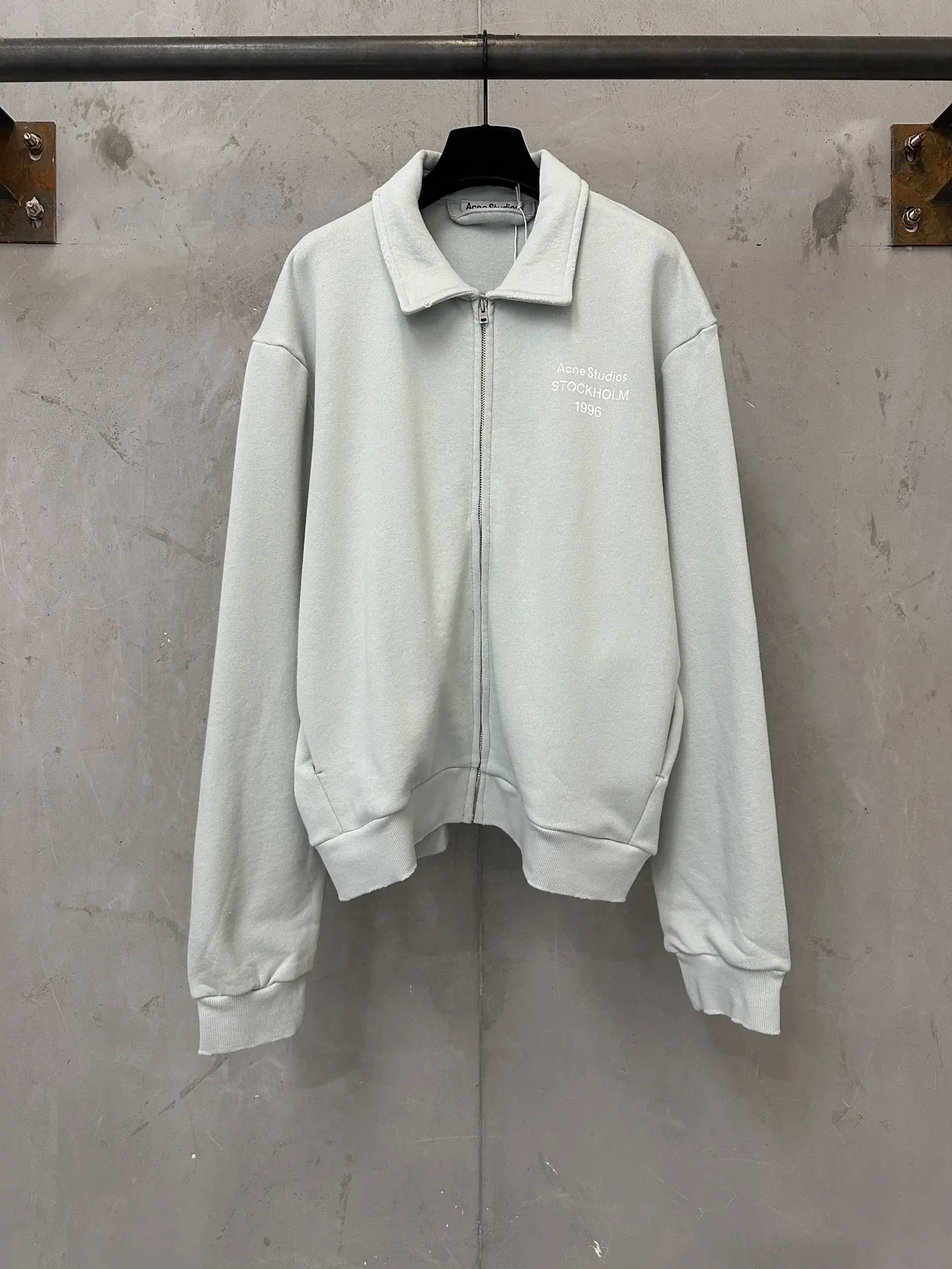 Logo-Embroidered Zip-Up Sweatshirt D30024421