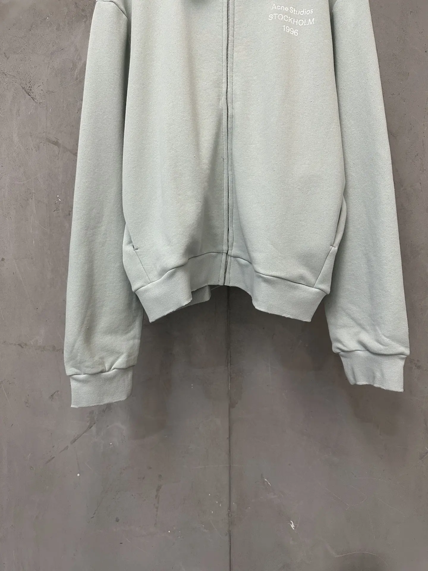 Logo-Embroidered Zip-Up Sweatshirt D30024421 — view 4