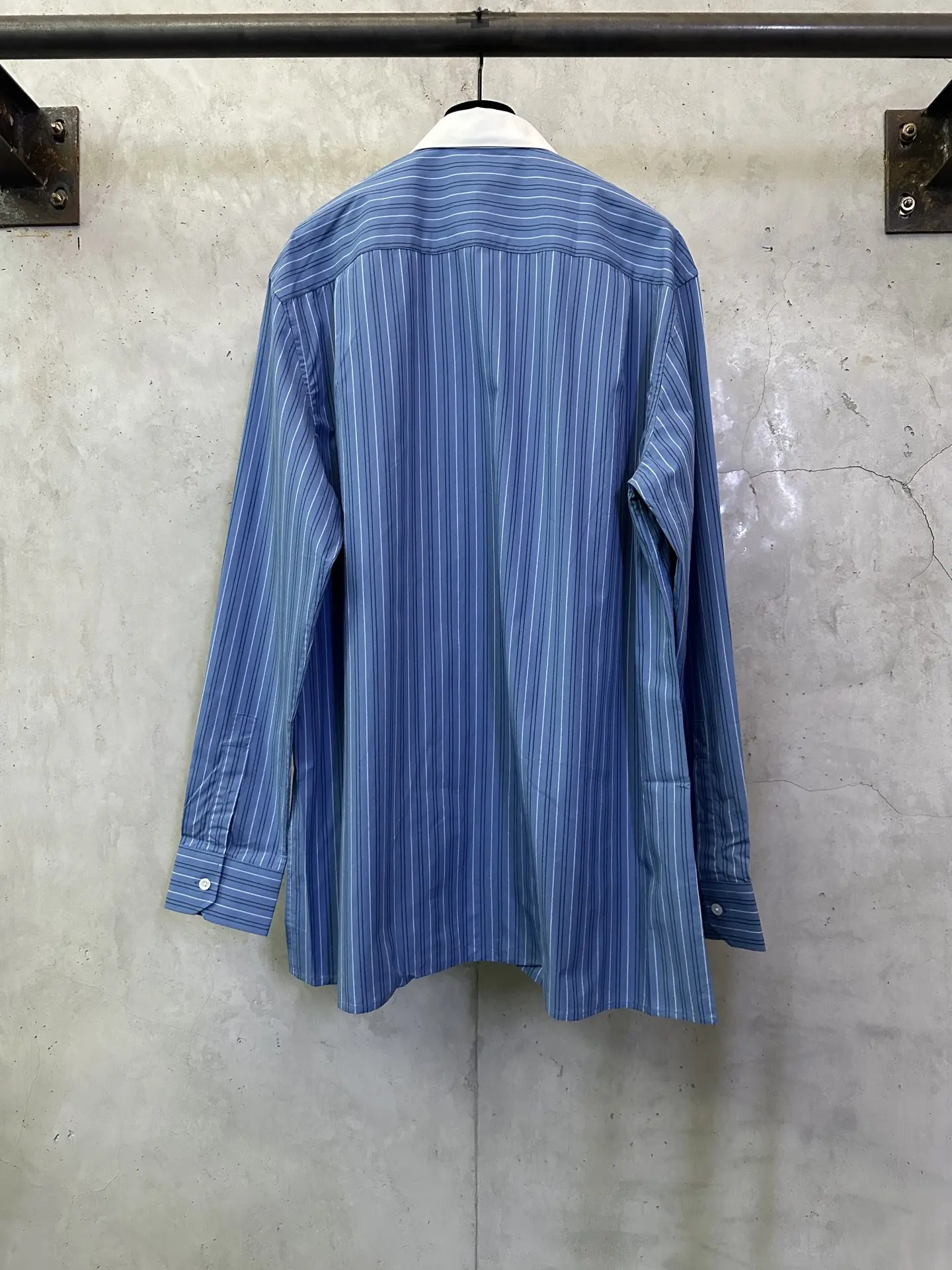 Contrast Collar Striped Cotton Shirt D30015711 — view 2