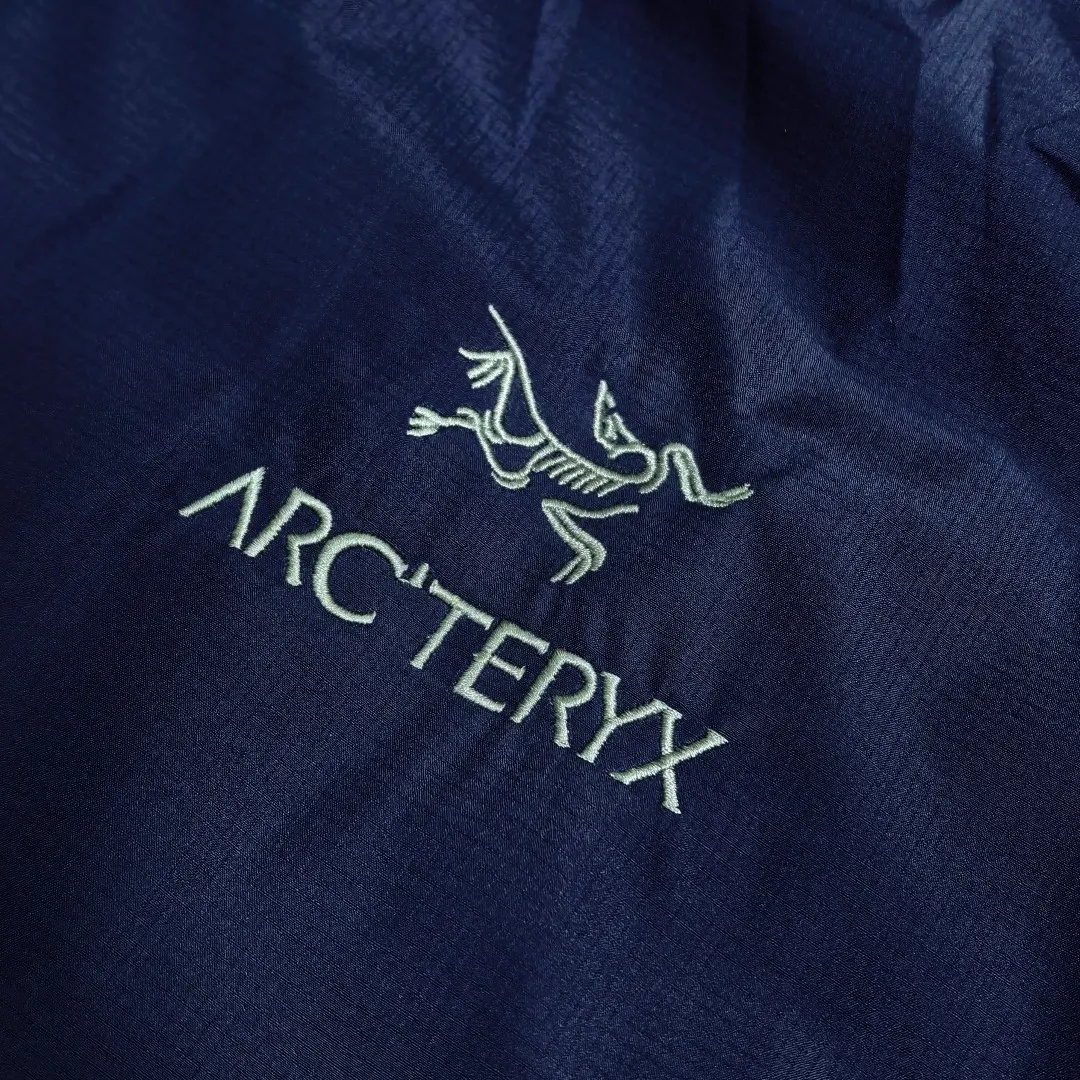 Atom Hoody Insulated Jacket D30020270 — view 2