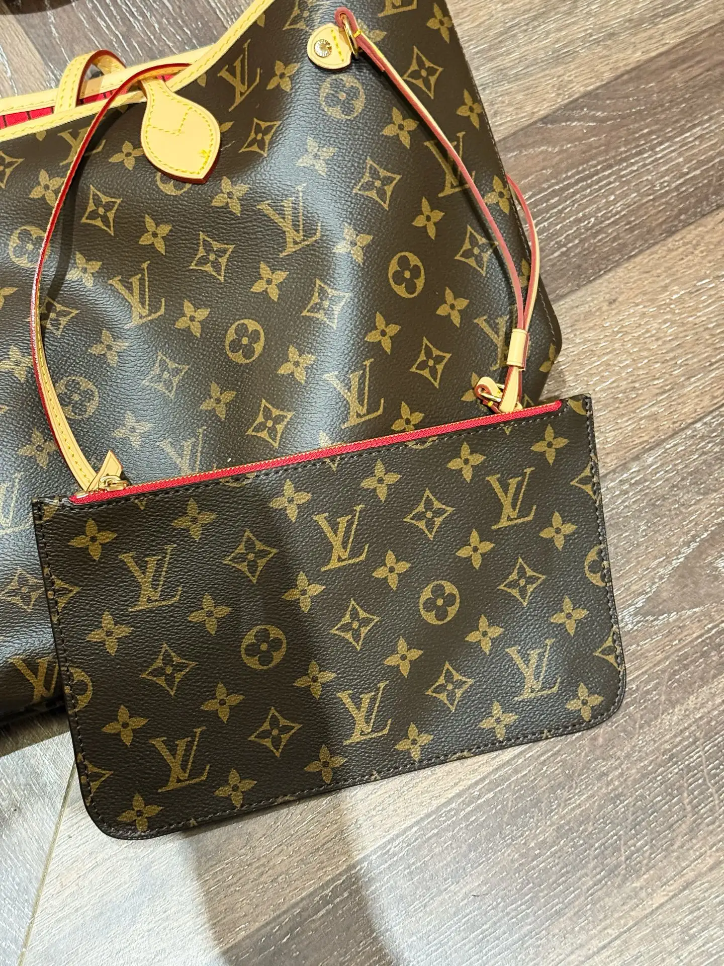 Neverfull MM Monogram Tote Bag D30018264 — view 6