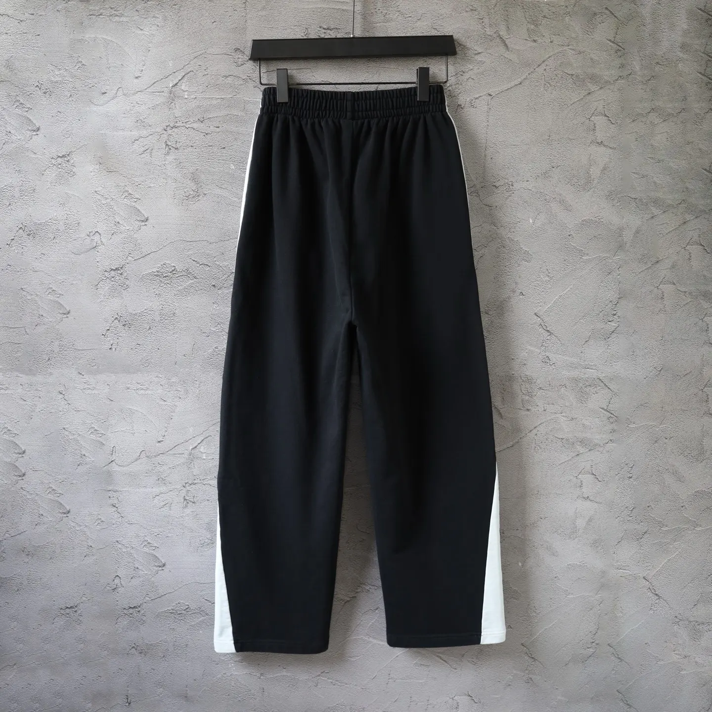 NBA Logo Embroidered Cotton-Blend Sweatpants D30014630 — view 2