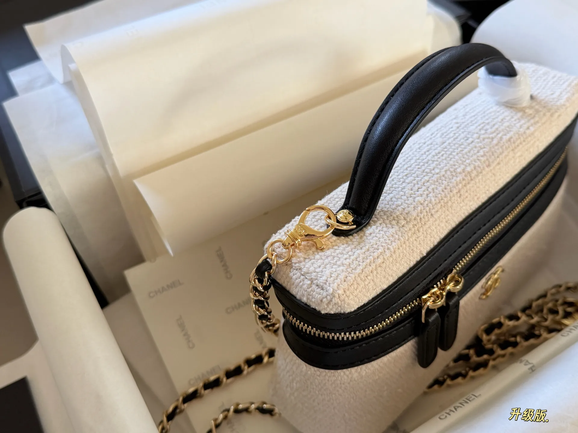 Chanel Canvas Vanity Case D30017891 — view 6