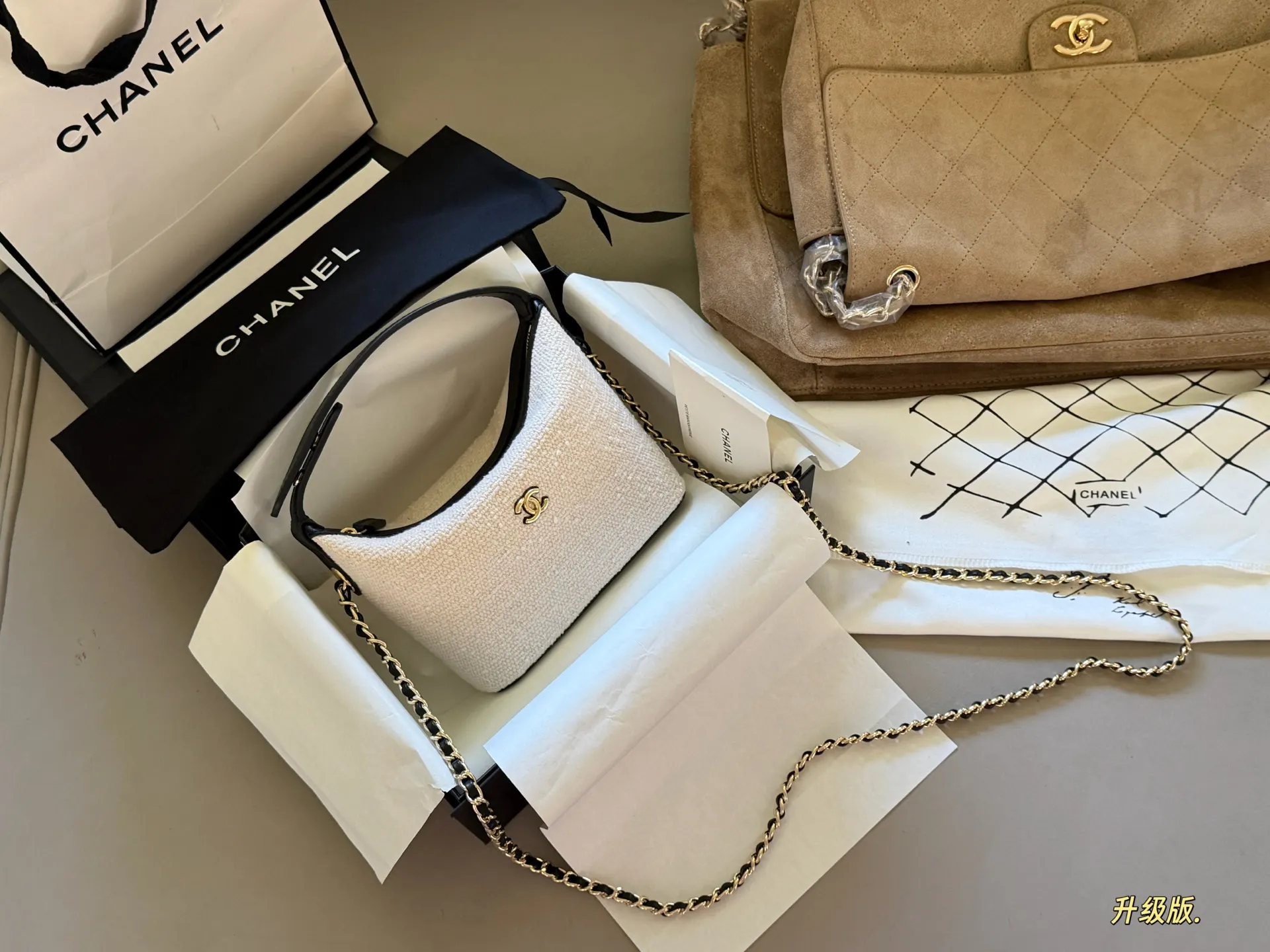 Chanel 25B Tweed Lunch Box Bag D30017893 — view 2