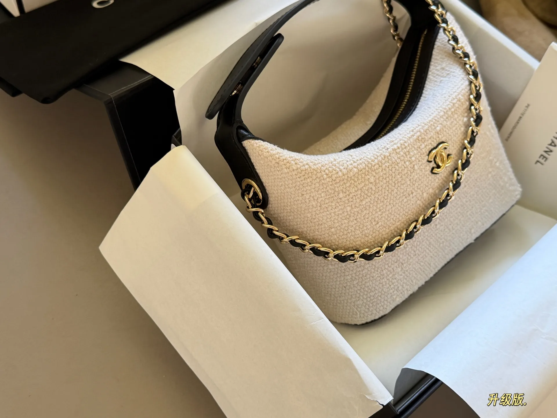 Chanel 25B Tweed Lunch Box Bag D30017893 — view 4