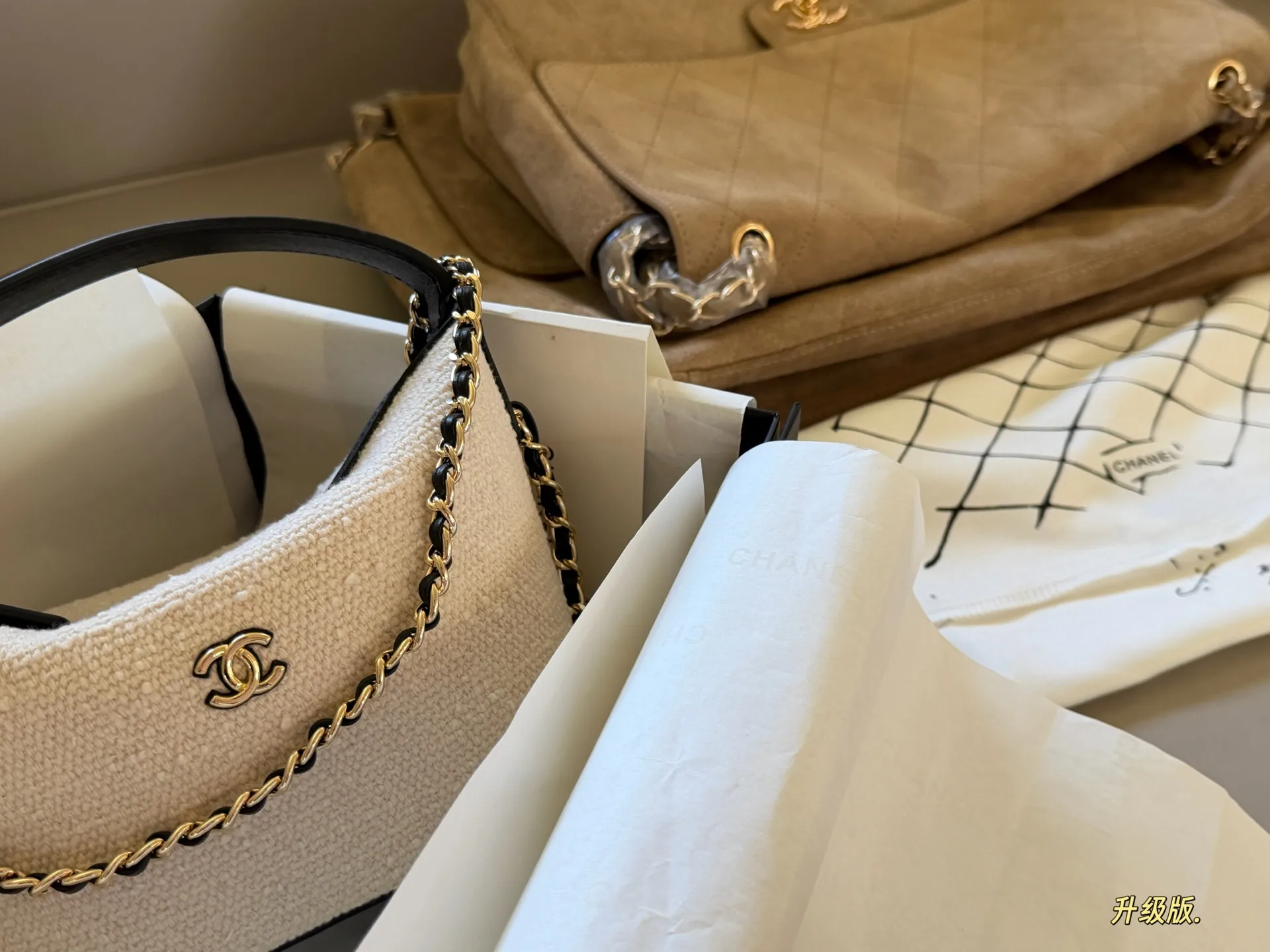 Chanel 25B Tweed Lunch Box Bag D30017893 — view 8