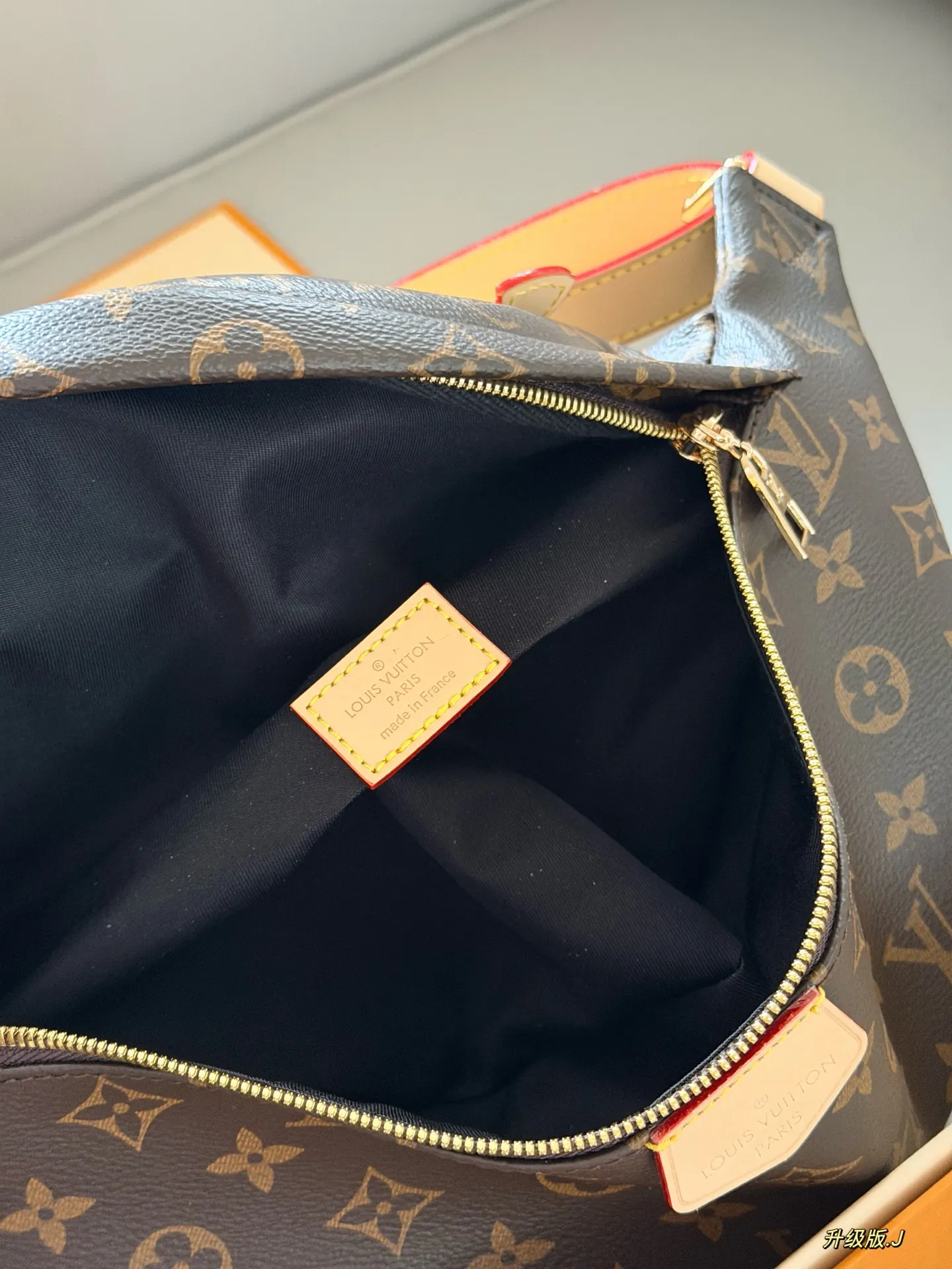 Monogram Canvas Bumbag D30017994 — view 8