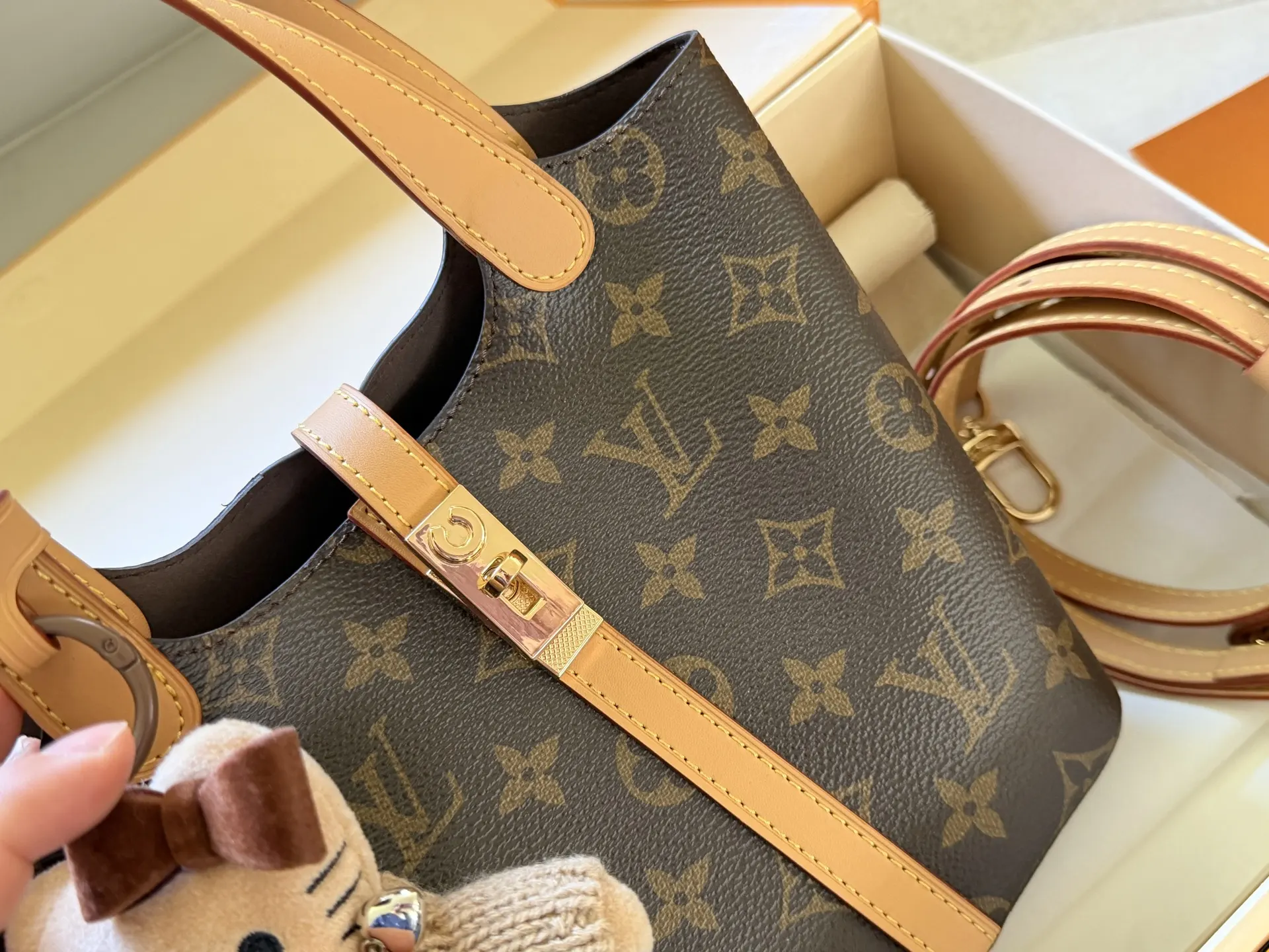 Monogram Canvas All In BB Bucket Bag D30017838 — view 3