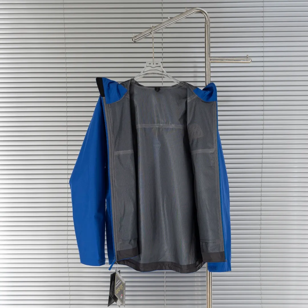 Beta LT GORE-TEX Hooded Shell Jacket D30024956 — view 3