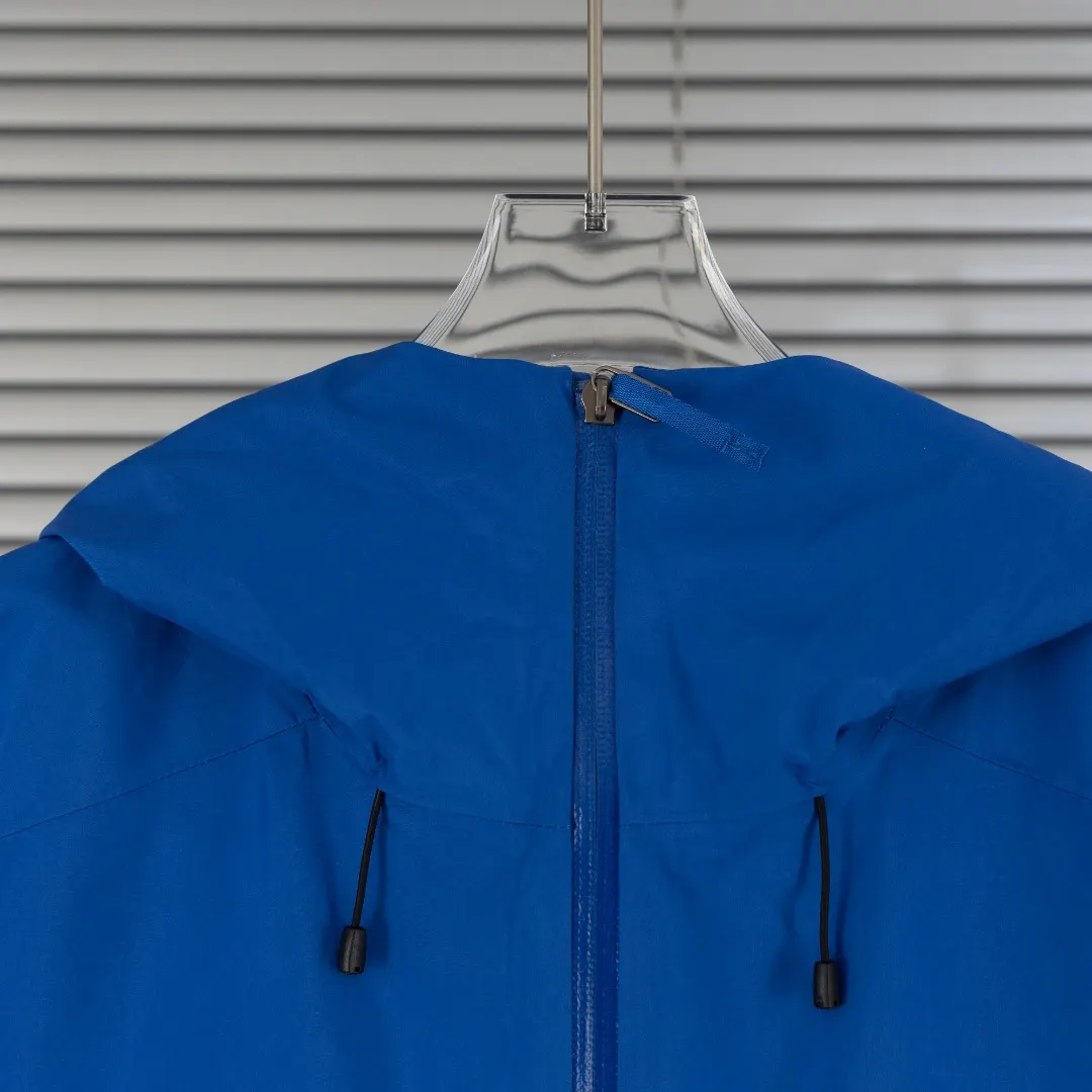 Beta LT GORE-TEX Hooded Shell Jacket D30024956 — view 4