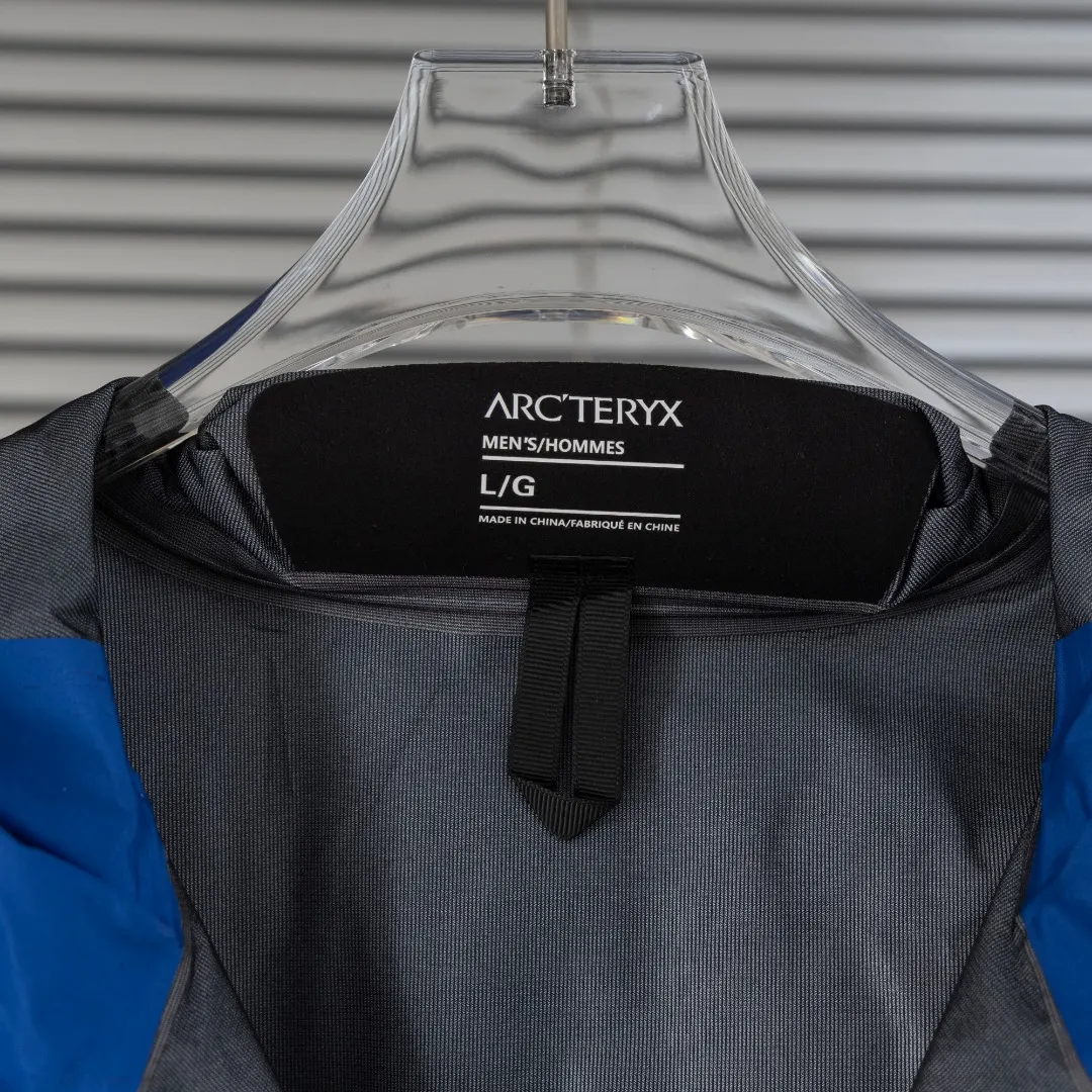 Beta LT GORE-TEX Hooded Shell Jacket D30024956 — view 12